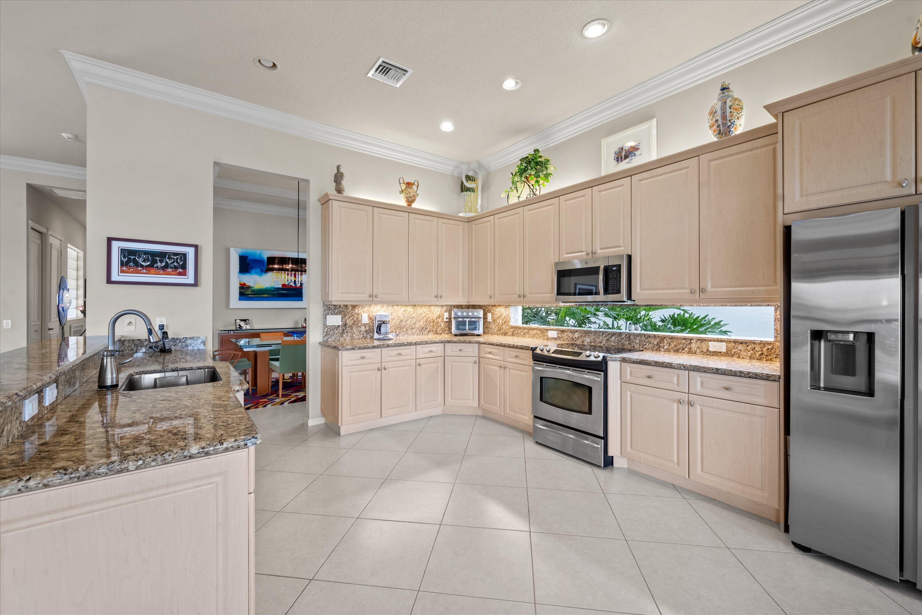 VALENCIA PALMS 3 - Residential