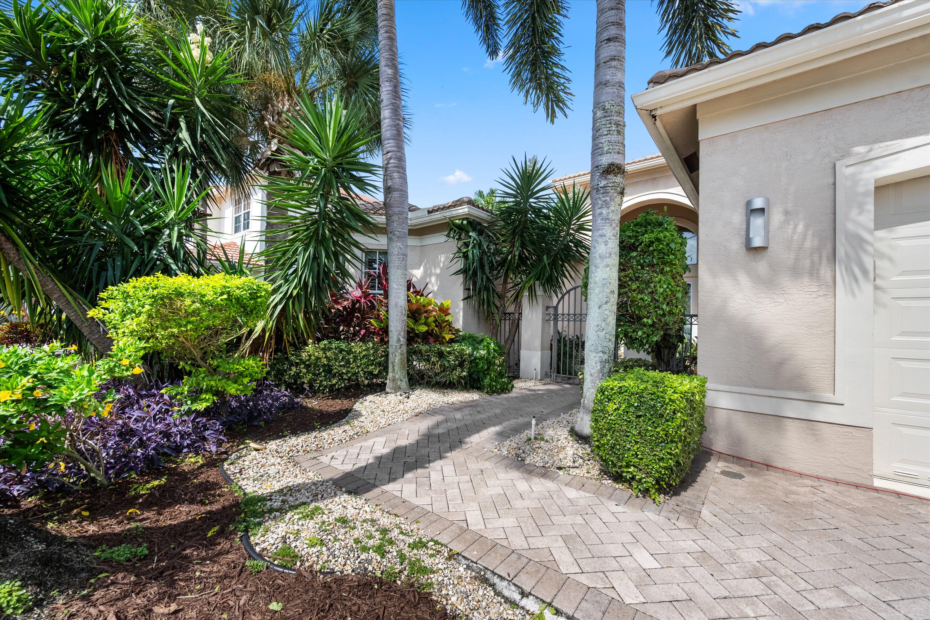 VALENCIA PALMS 3 - Residential