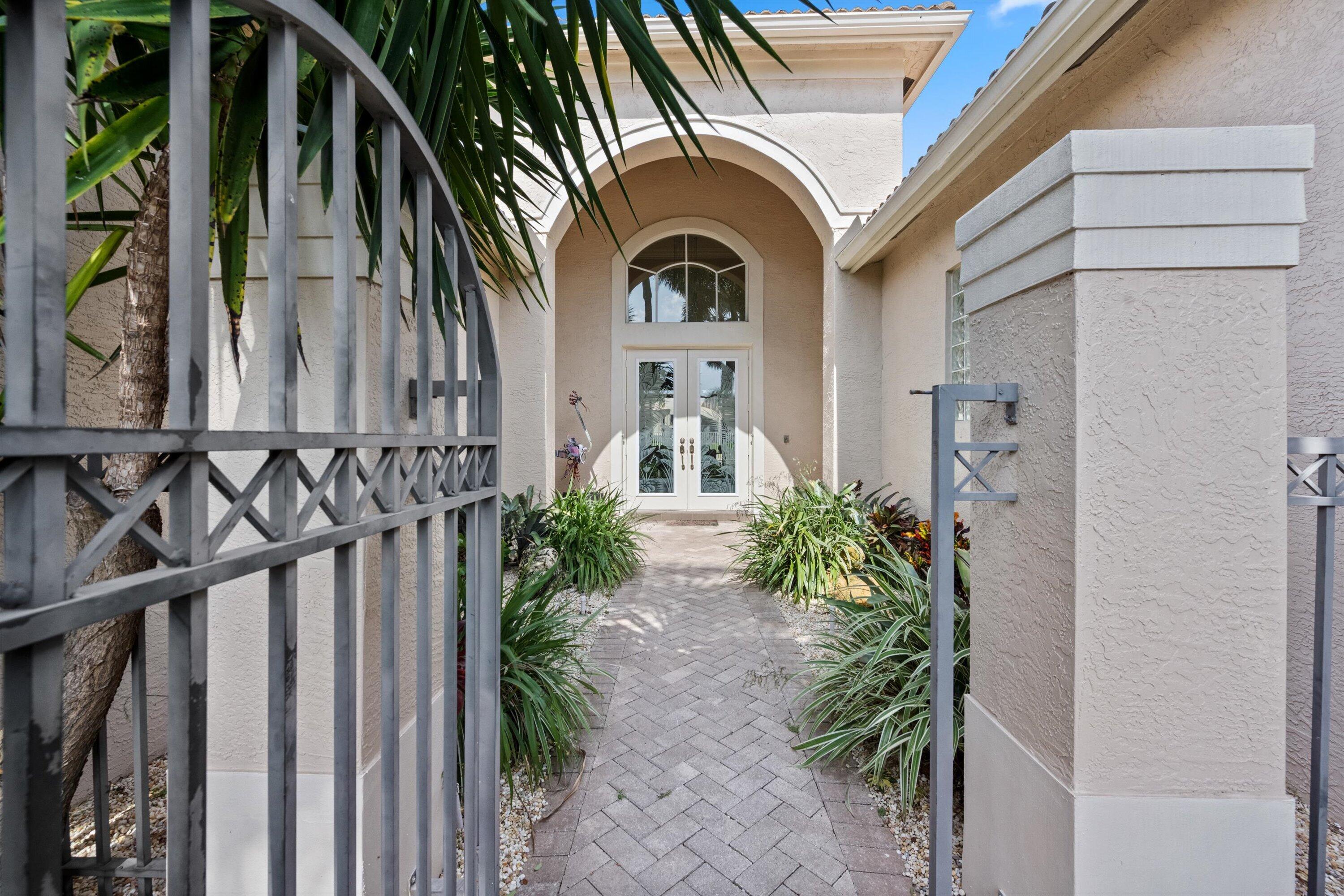 VALENCIA PALMS 3 - Residential