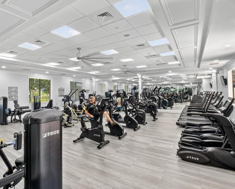 VALENCIA PALMS 3 - Residential