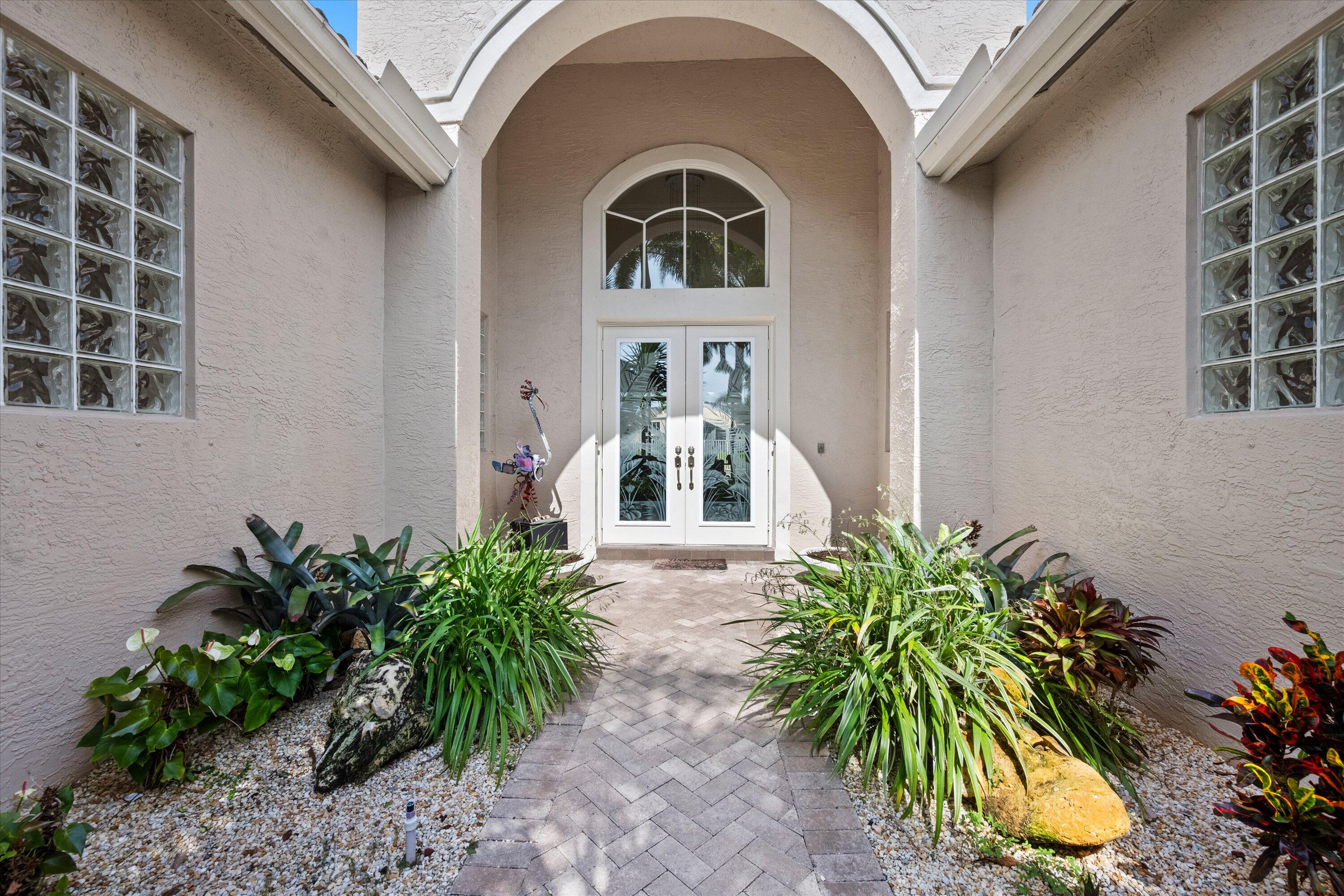 VALENCIA PALMS 3 - Residential