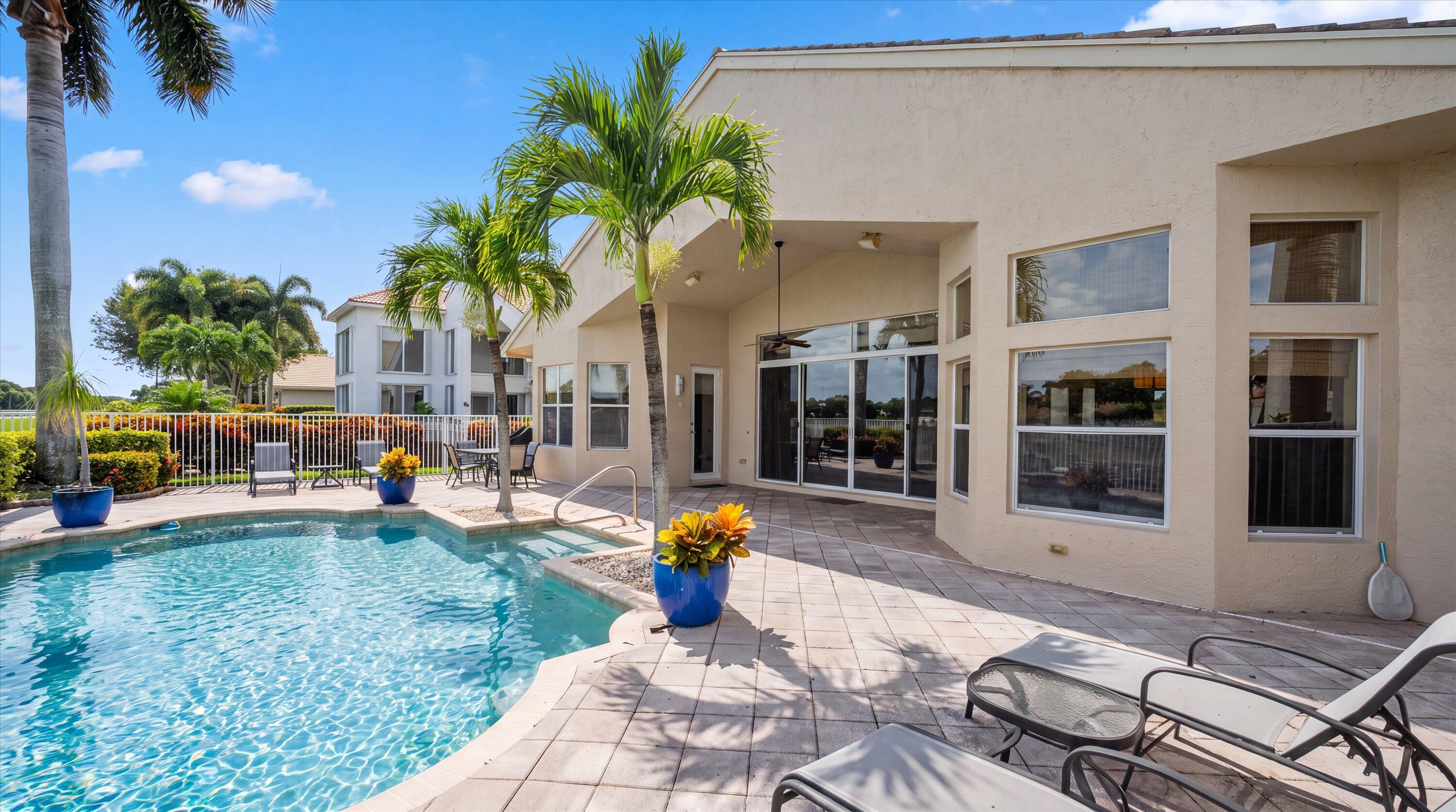 VALENCIA PALMS 3 - Residential