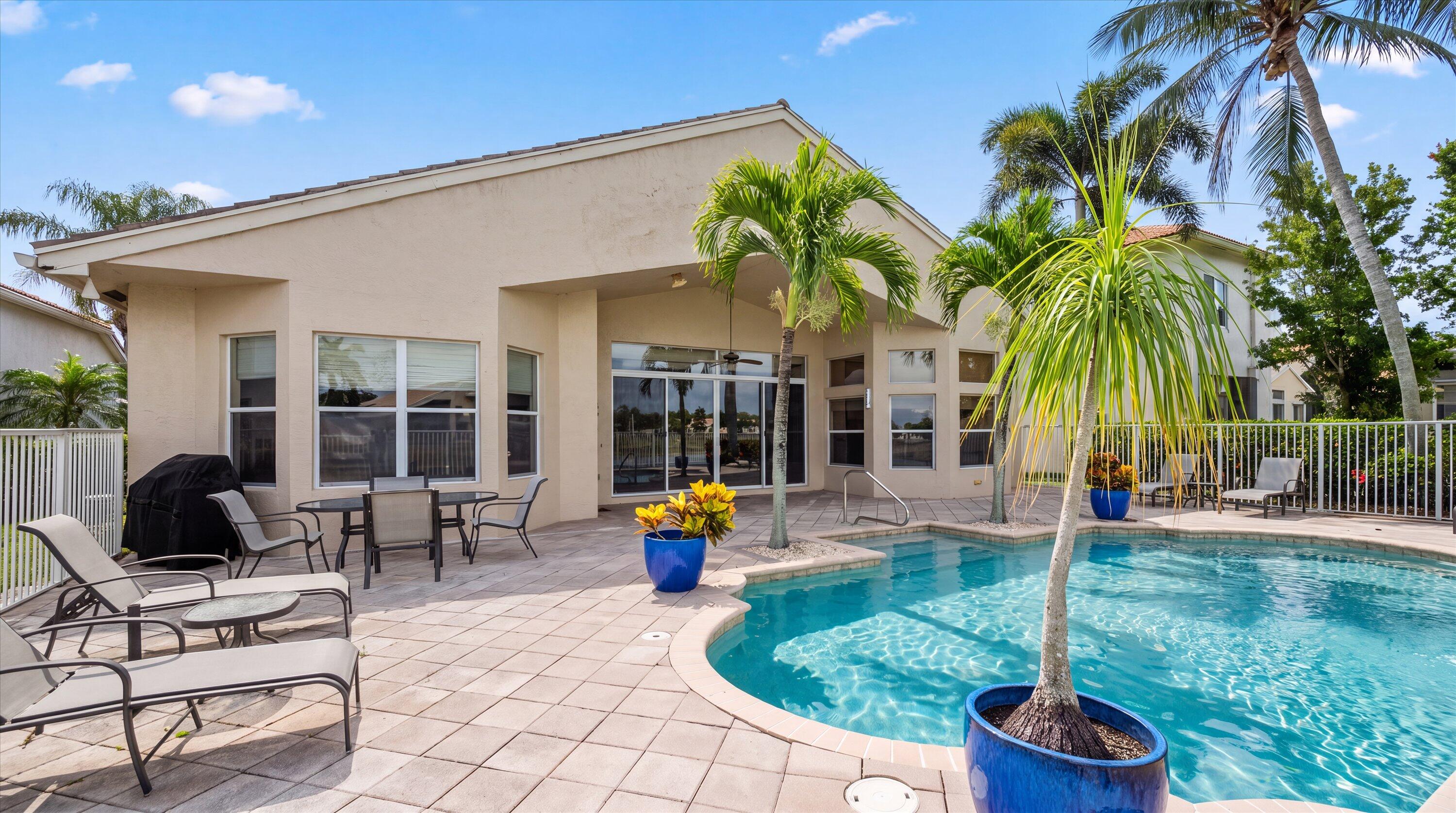 VALENCIA PALMS 3 - Residential