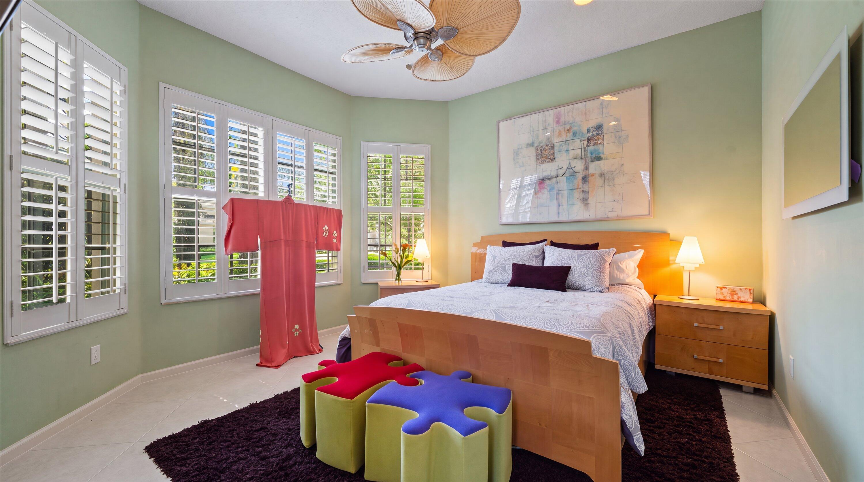 VALENCIA PALMS 3 - Residential