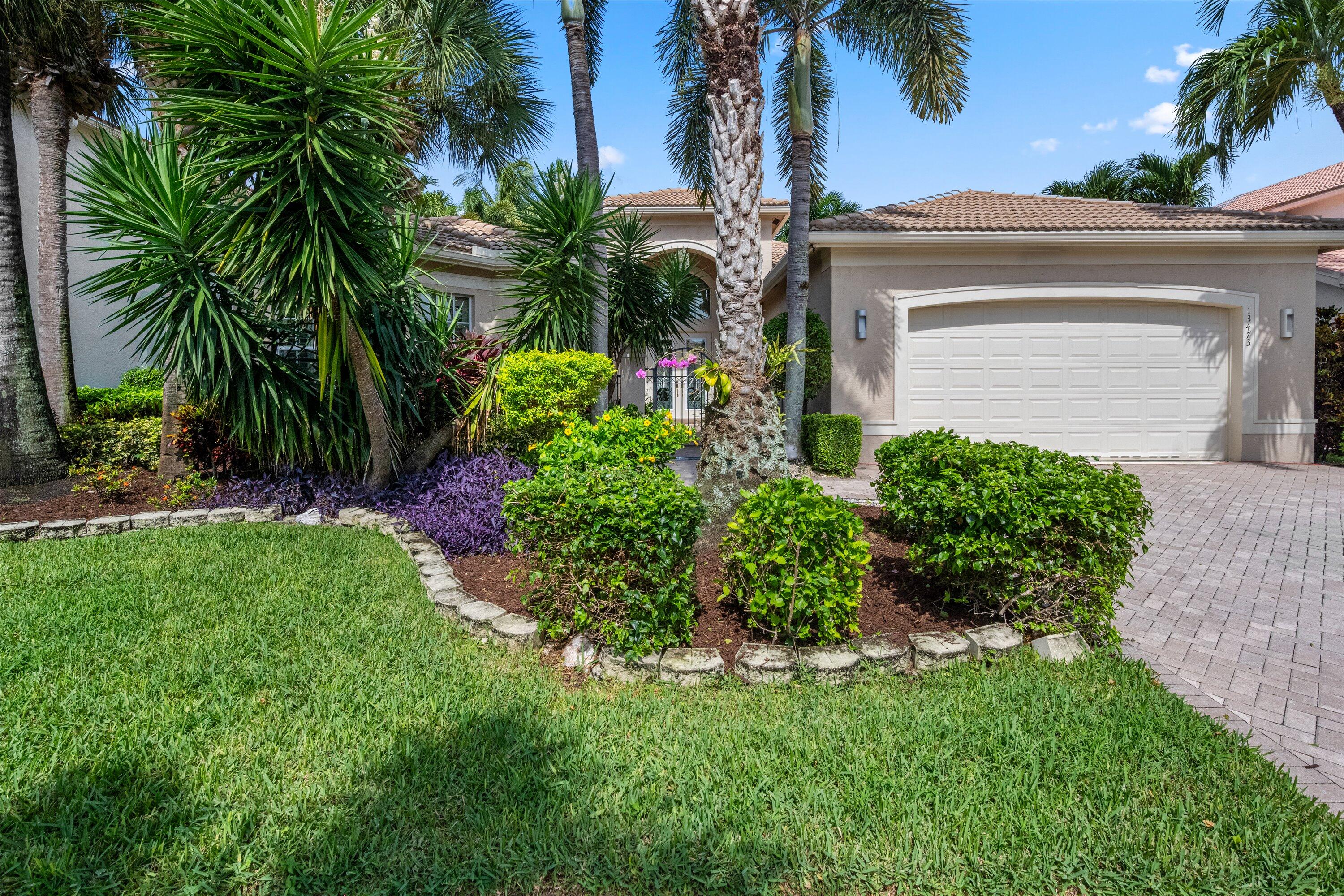 VALENCIA PALMS 3 - Residential