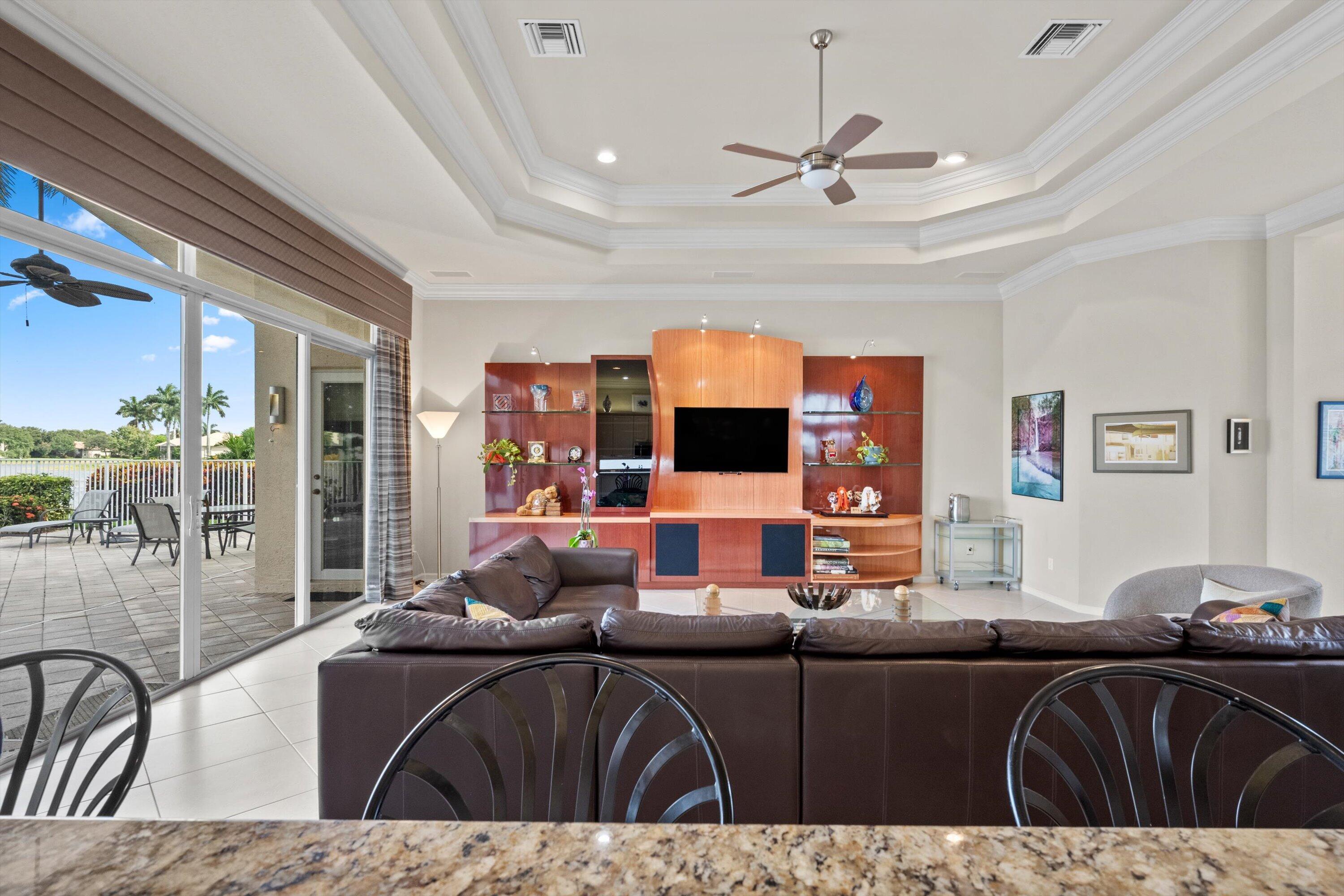 VALENCIA PALMS 3 - Residential