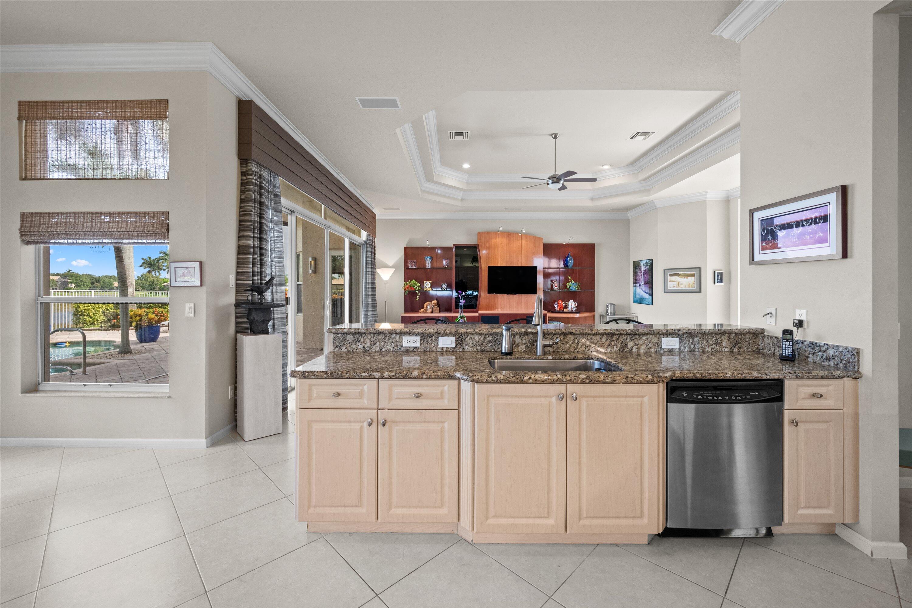 VALENCIA PALMS 3 - Residential