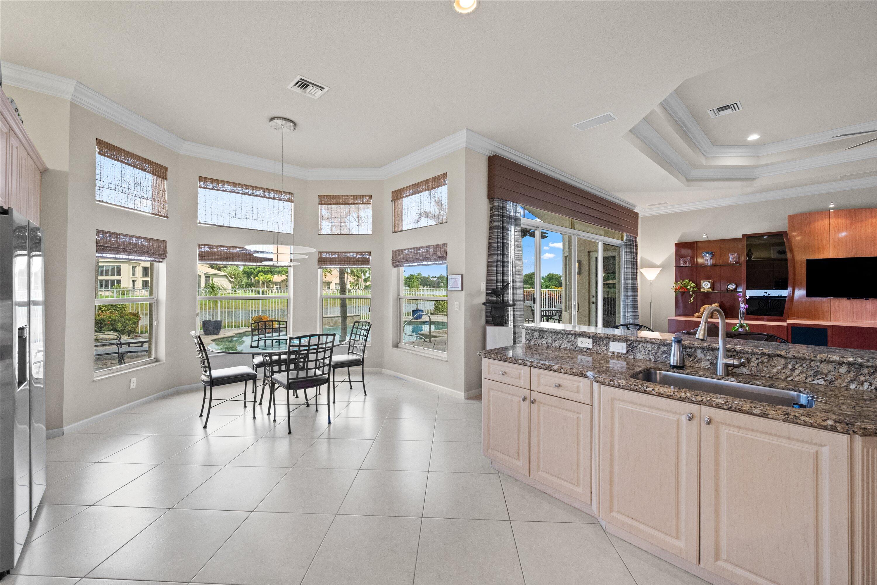 VALENCIA PALMS 3 - Residential