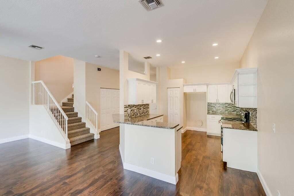 BAREFOOT COVE TOWNHOMES - Residential