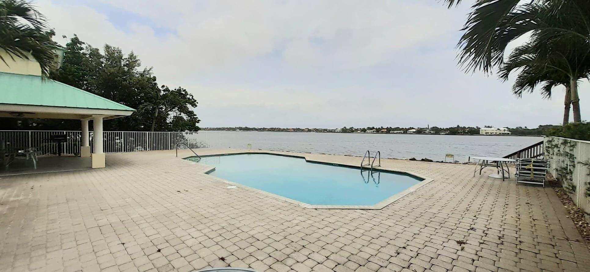 BAREFOOT COVE TOWNHOMES - Residential