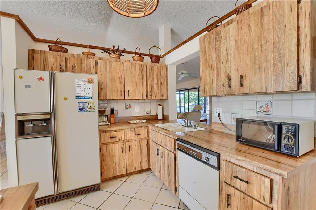 Coco Wood Lakes - Residential