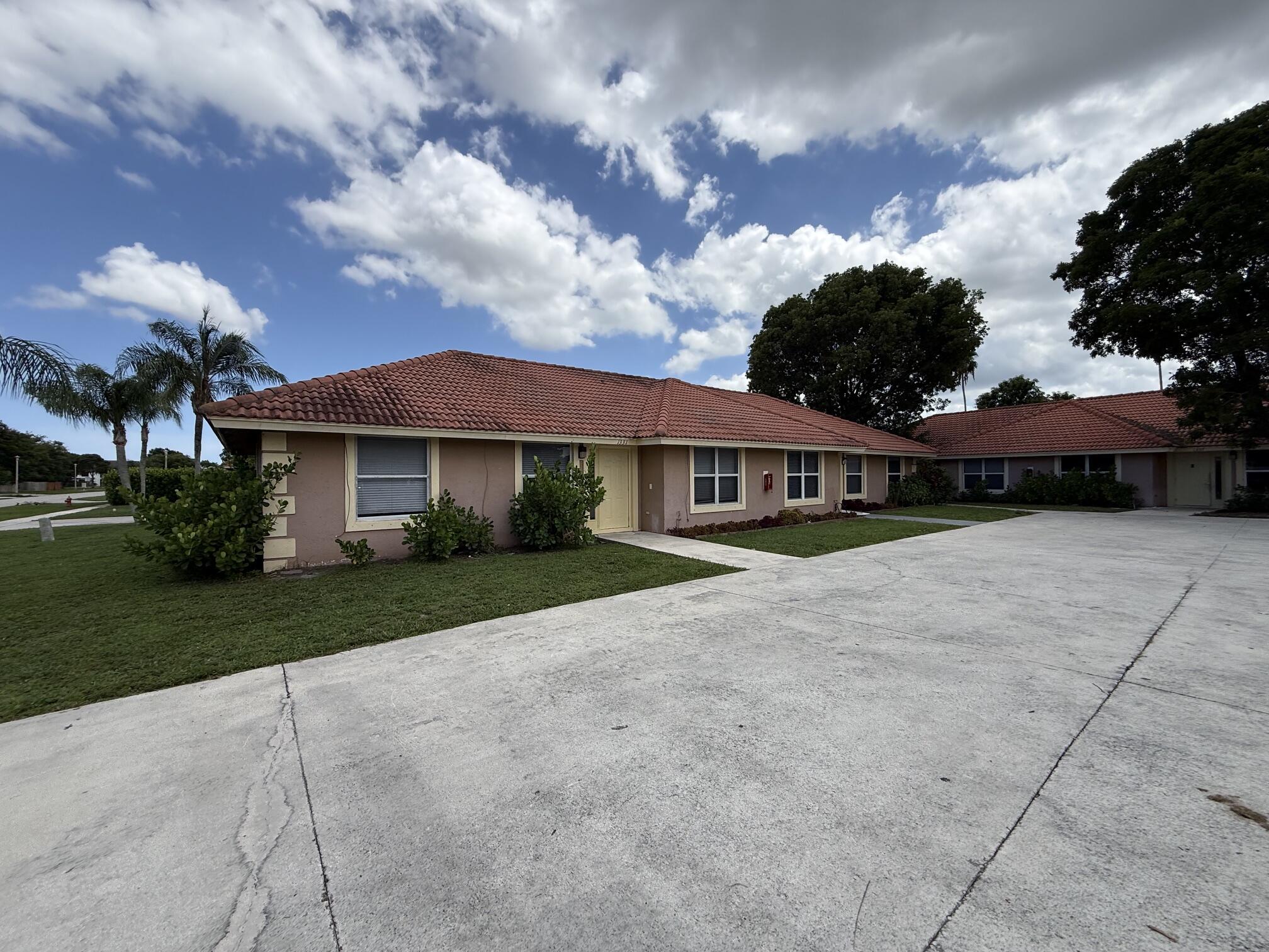 SOUTH SHORE 4 OF WELLINGTON - Residential Lease