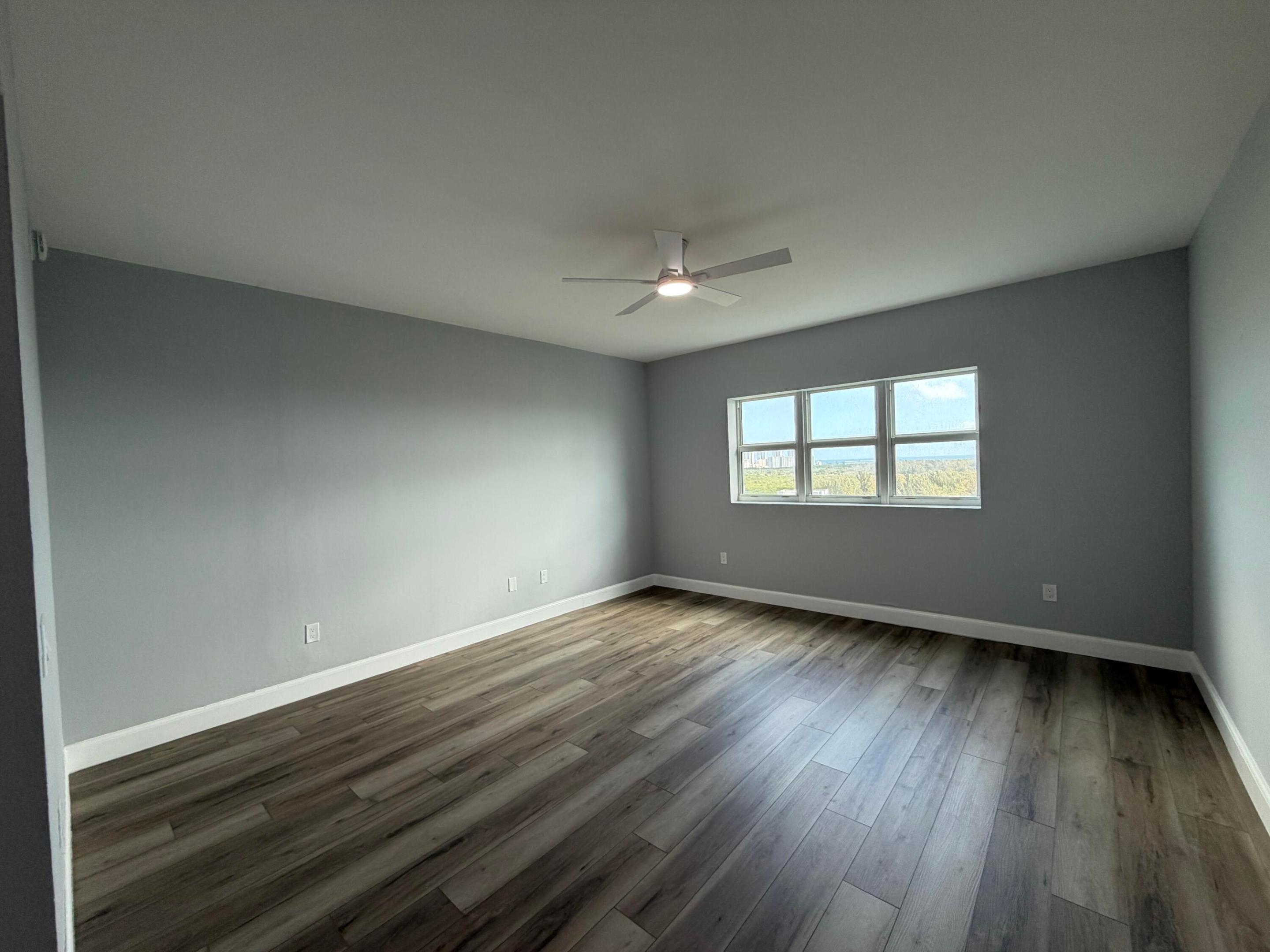 THE OAKS I CONDO - Residential