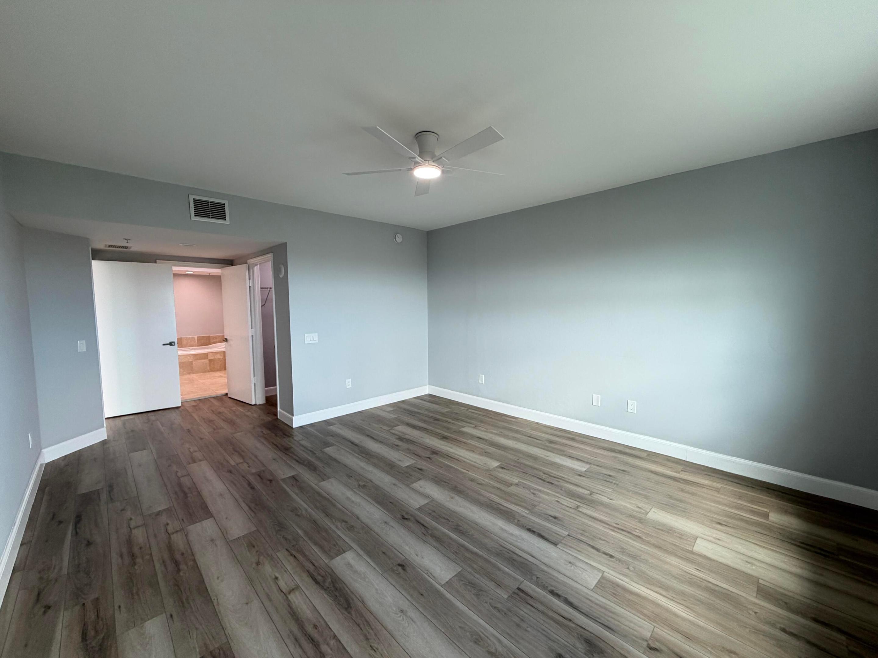 THE OAKS I CONDO - Residential