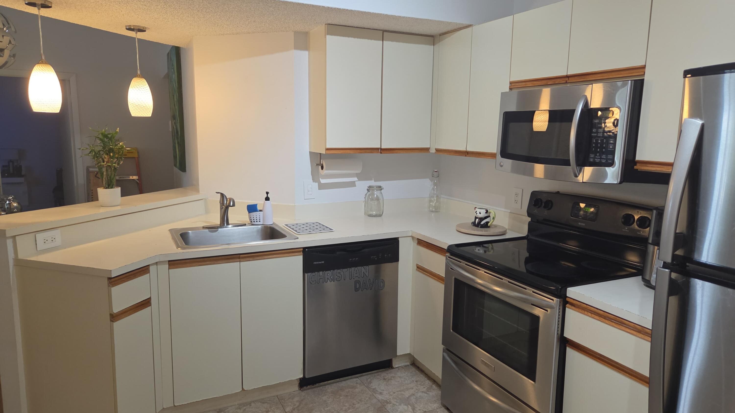 EDGEWATER CONDO - Residential Lease