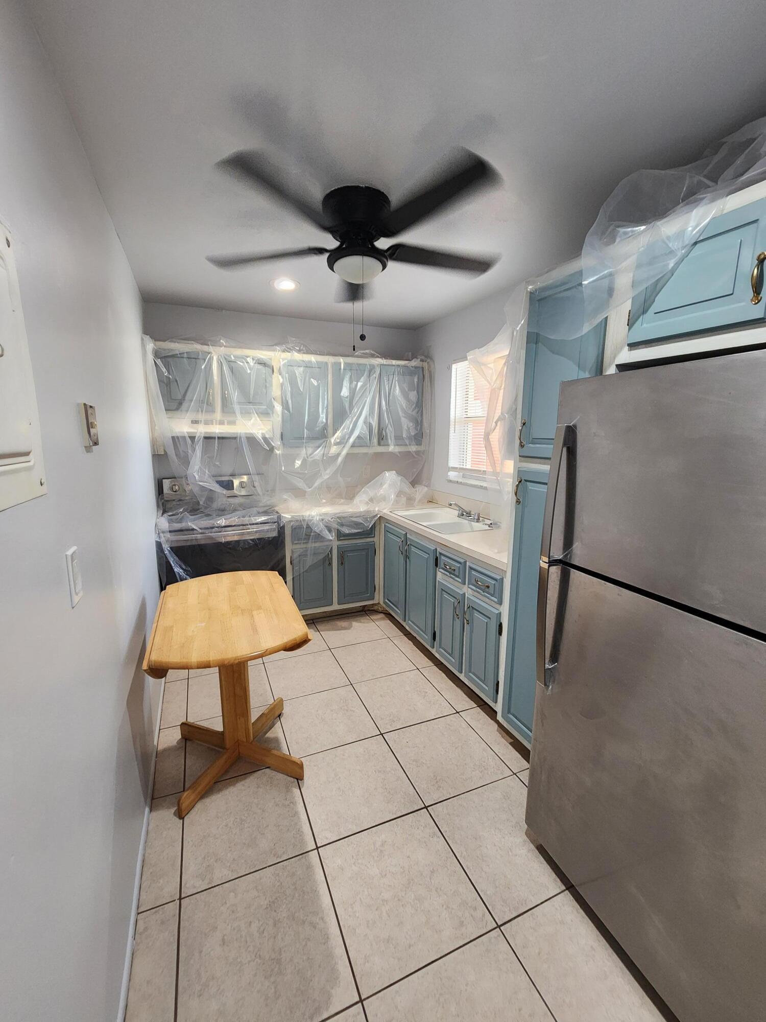 GOLDEN LAKES VILLAGE CONDO 1 THRU 13-A - Residential Lease