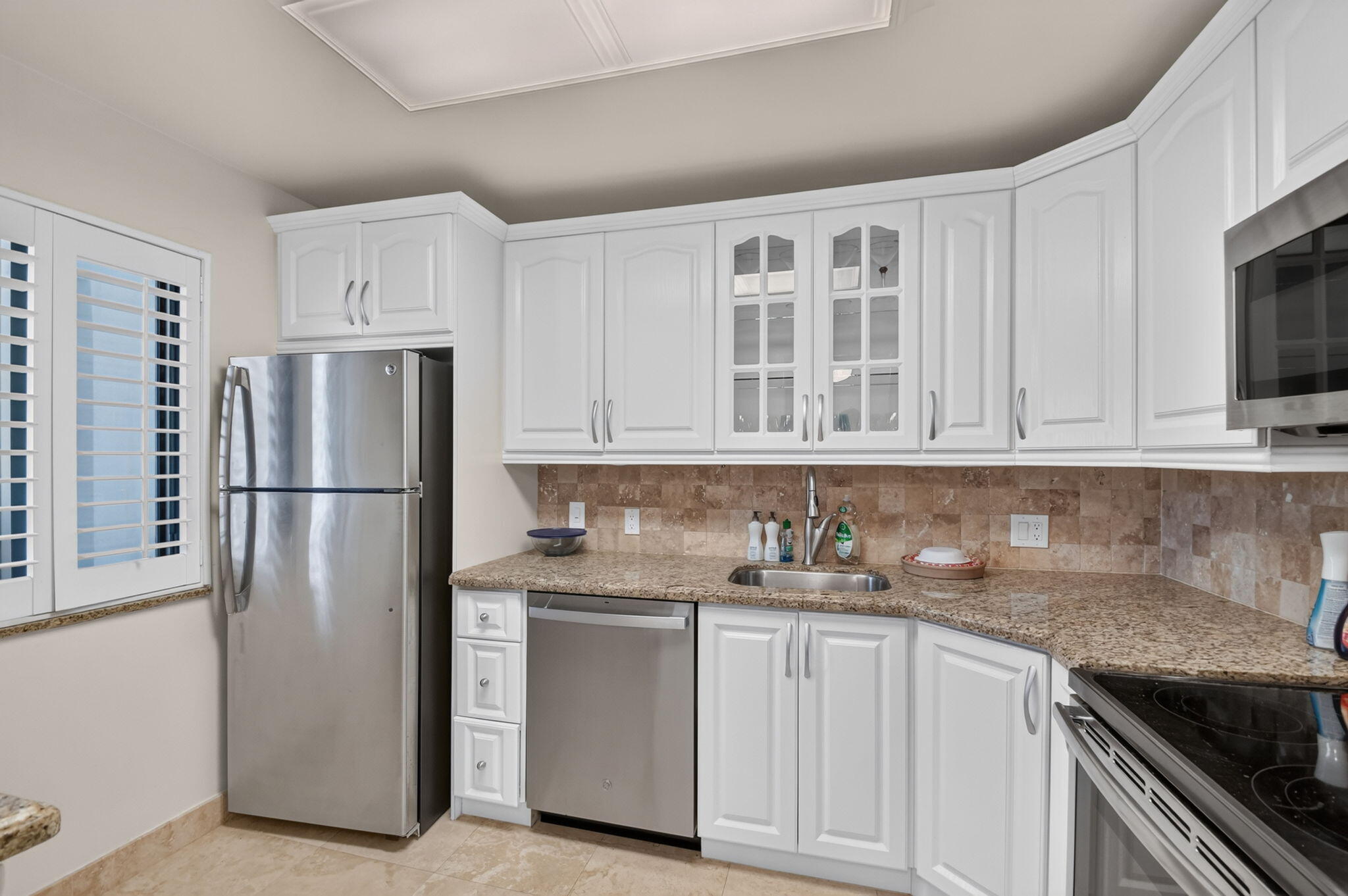 FOUNTAINS OF PALM BEACH CONDO 3 - Residential