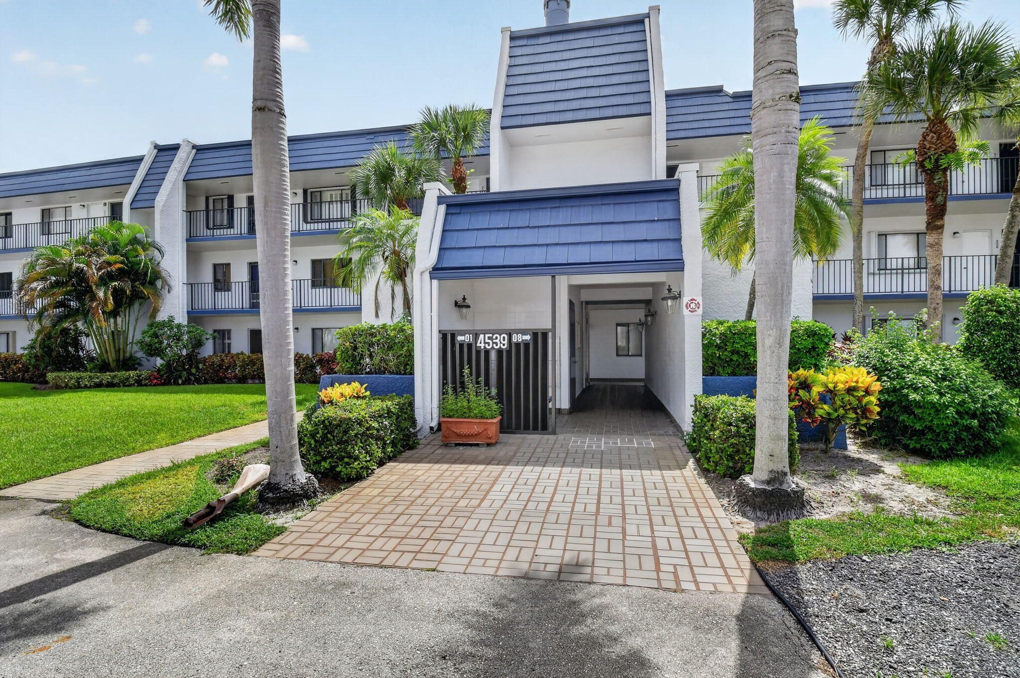 FOUNTAINS OF PALM BEACH CONDO 3 - Residential