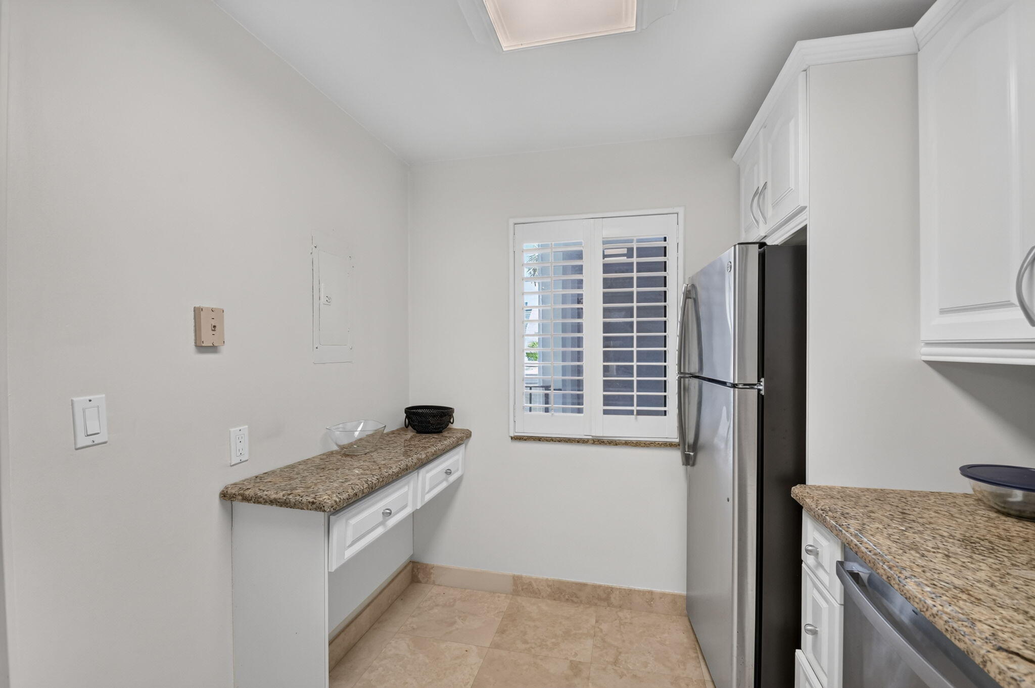 FOUNTAINS OF PALM BEACH CONDO 3 - Residential