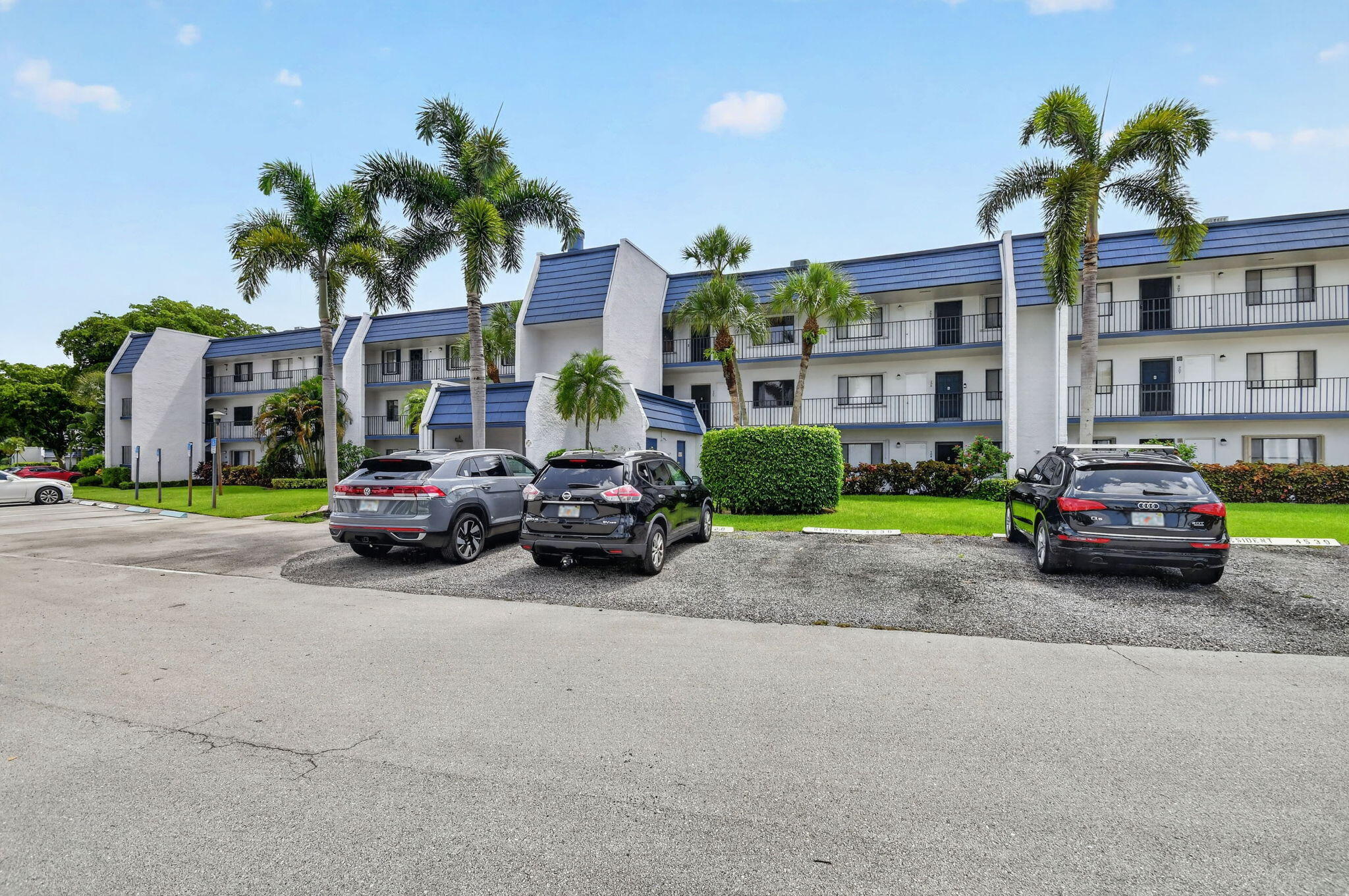 FOUNTAINS OF PALM BEACH CONDO 3 - Residential