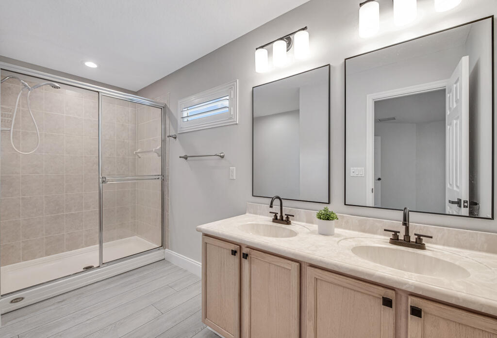 MARTINS CROSSING - Residential