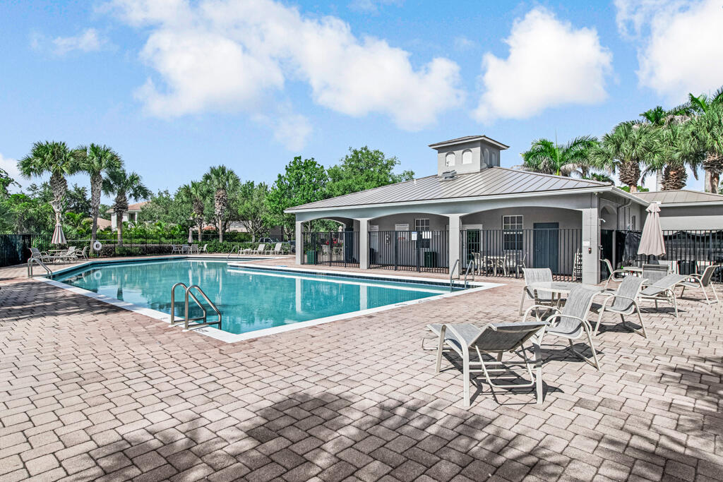 MARTINS CROSSING - Residential