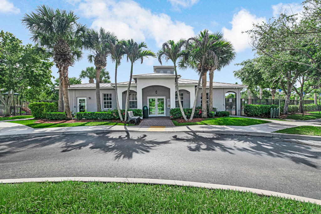 MARTINS CROSSING - Residential