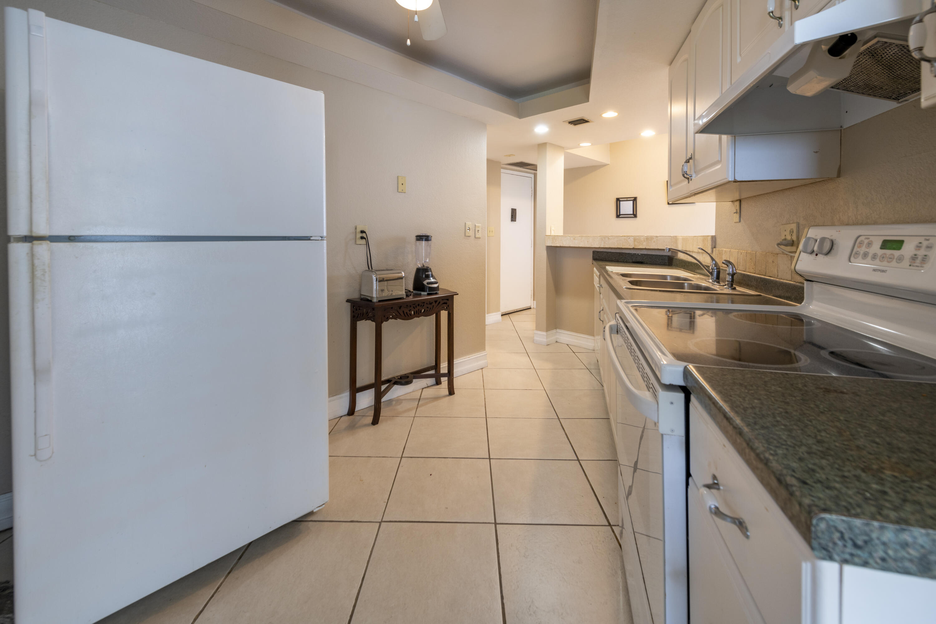 ENVIRON I CONDO 9 - Residential Lease