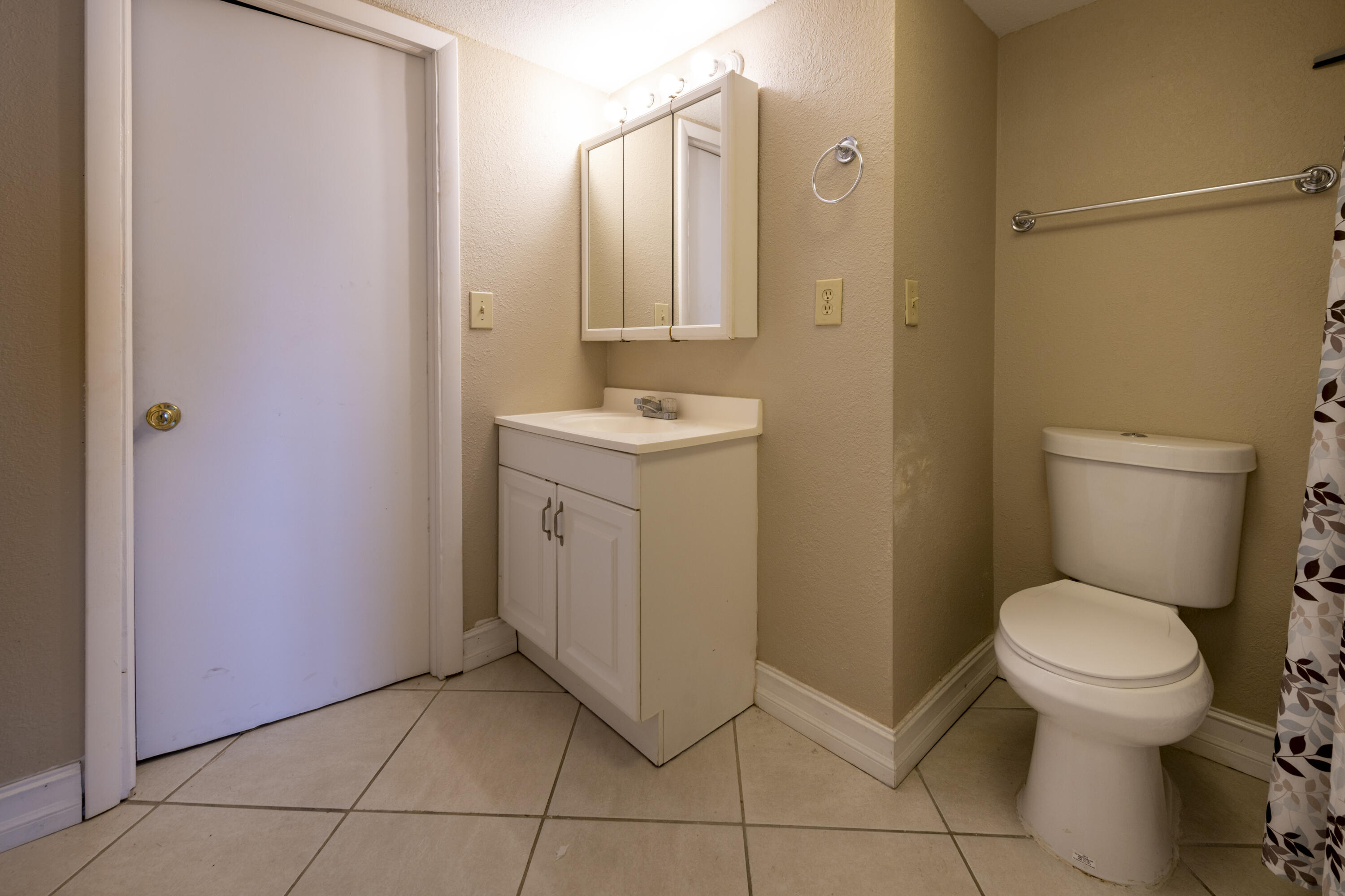 ENVIRON I CONDO 9 - Residential Lease