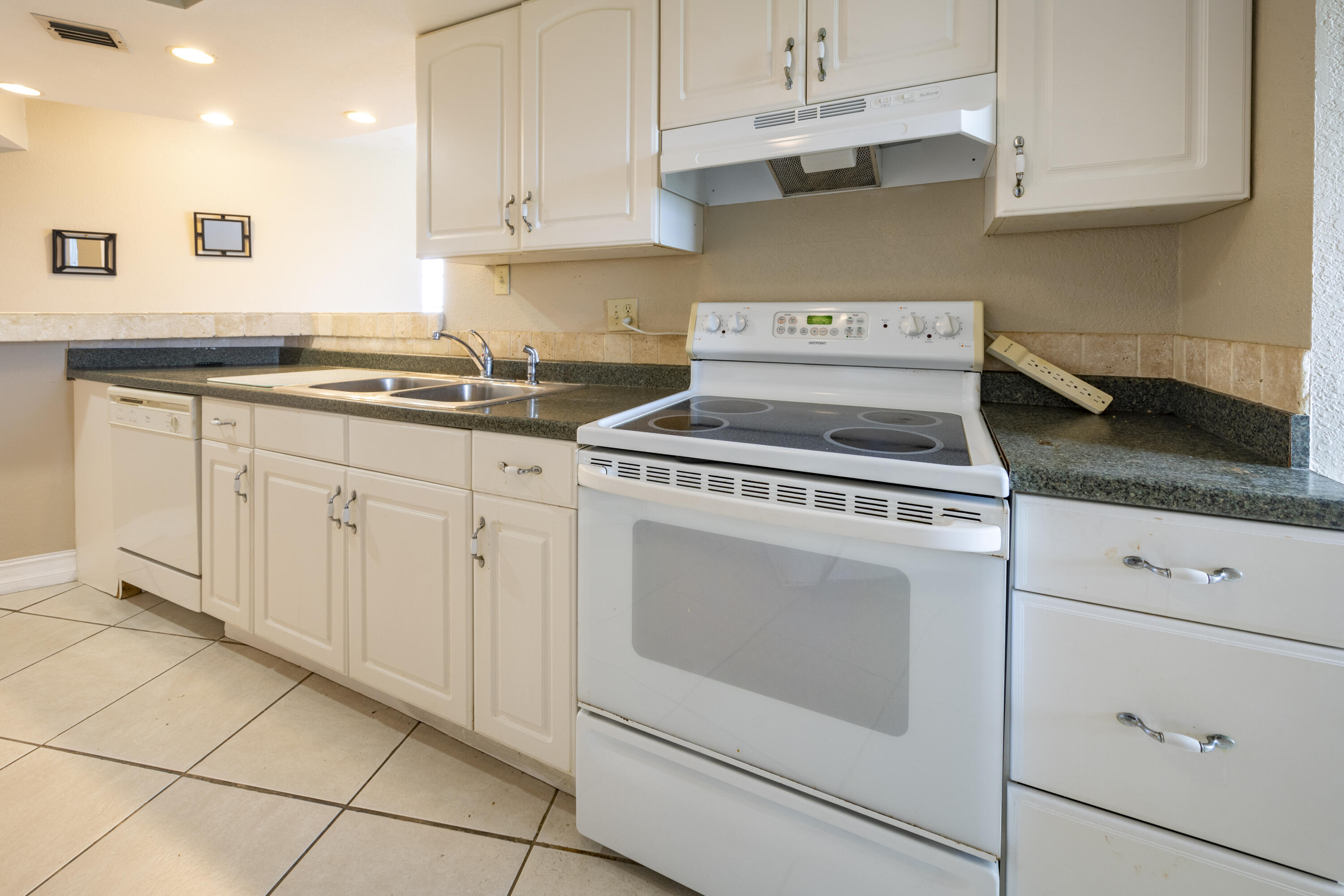 ENVIRON I CONDO 9 - Residential Lease