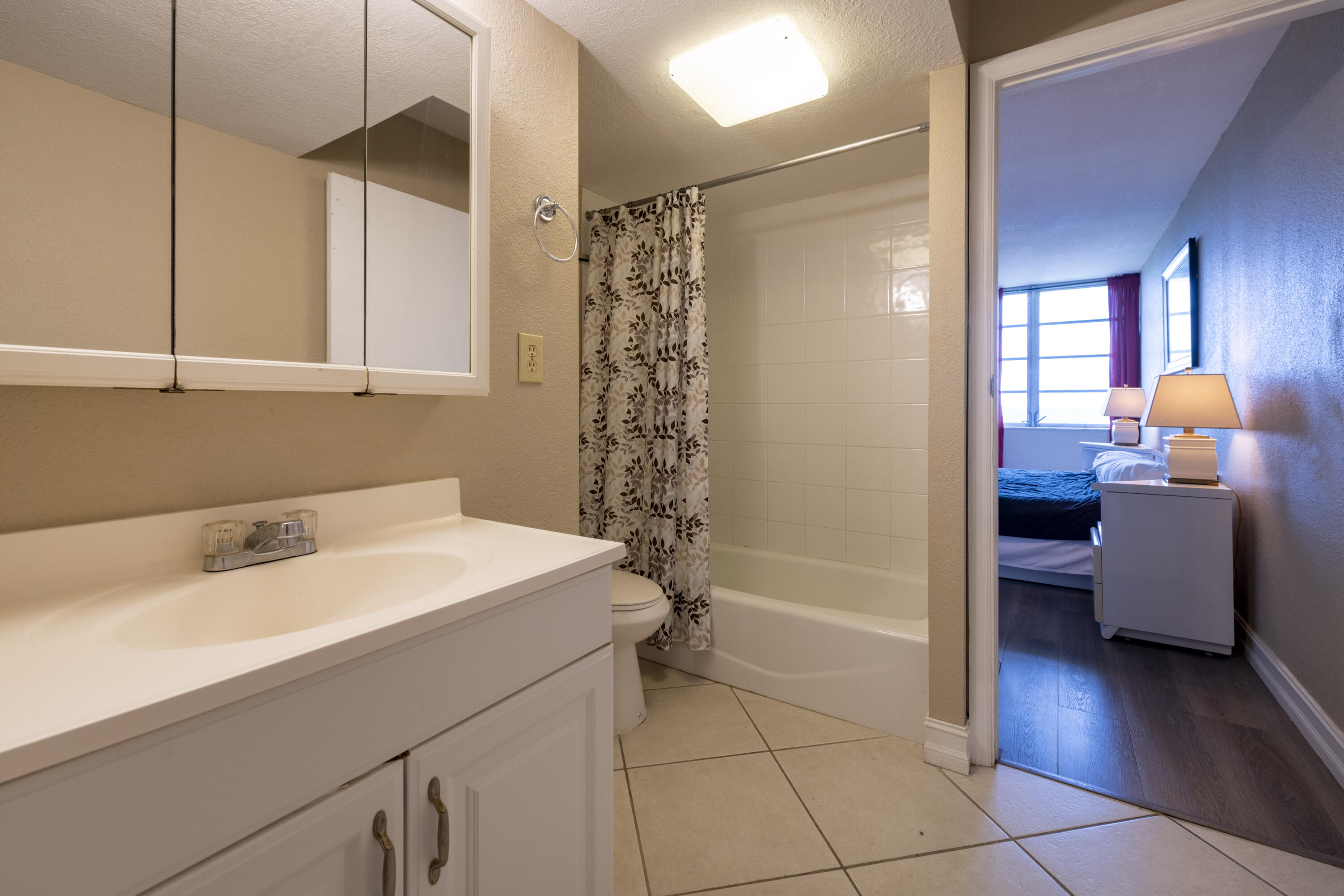 ENVIRON I CONDO 9 - Residential Lease