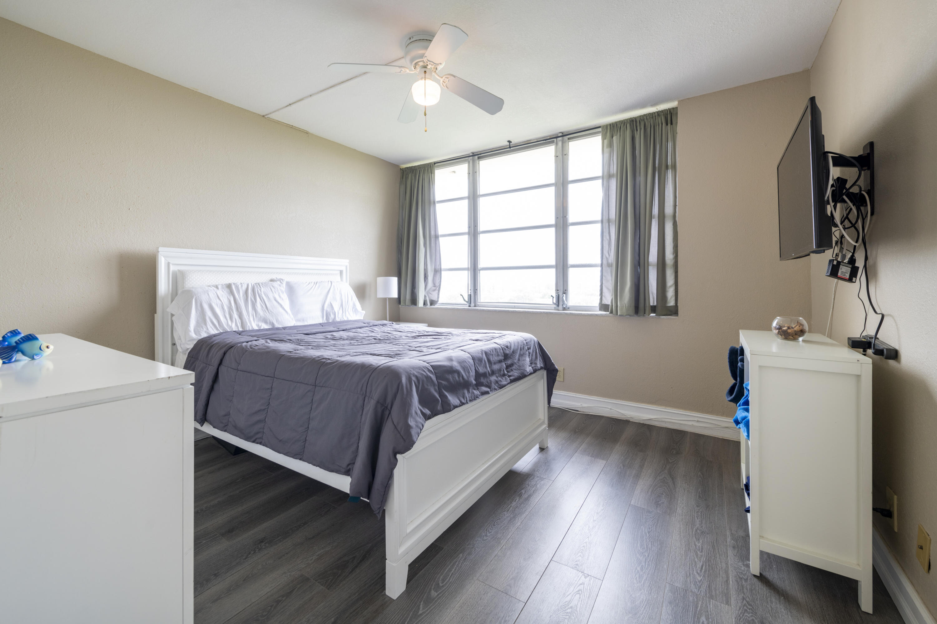 ENVIRON I CONDO 9 - Residential Lease