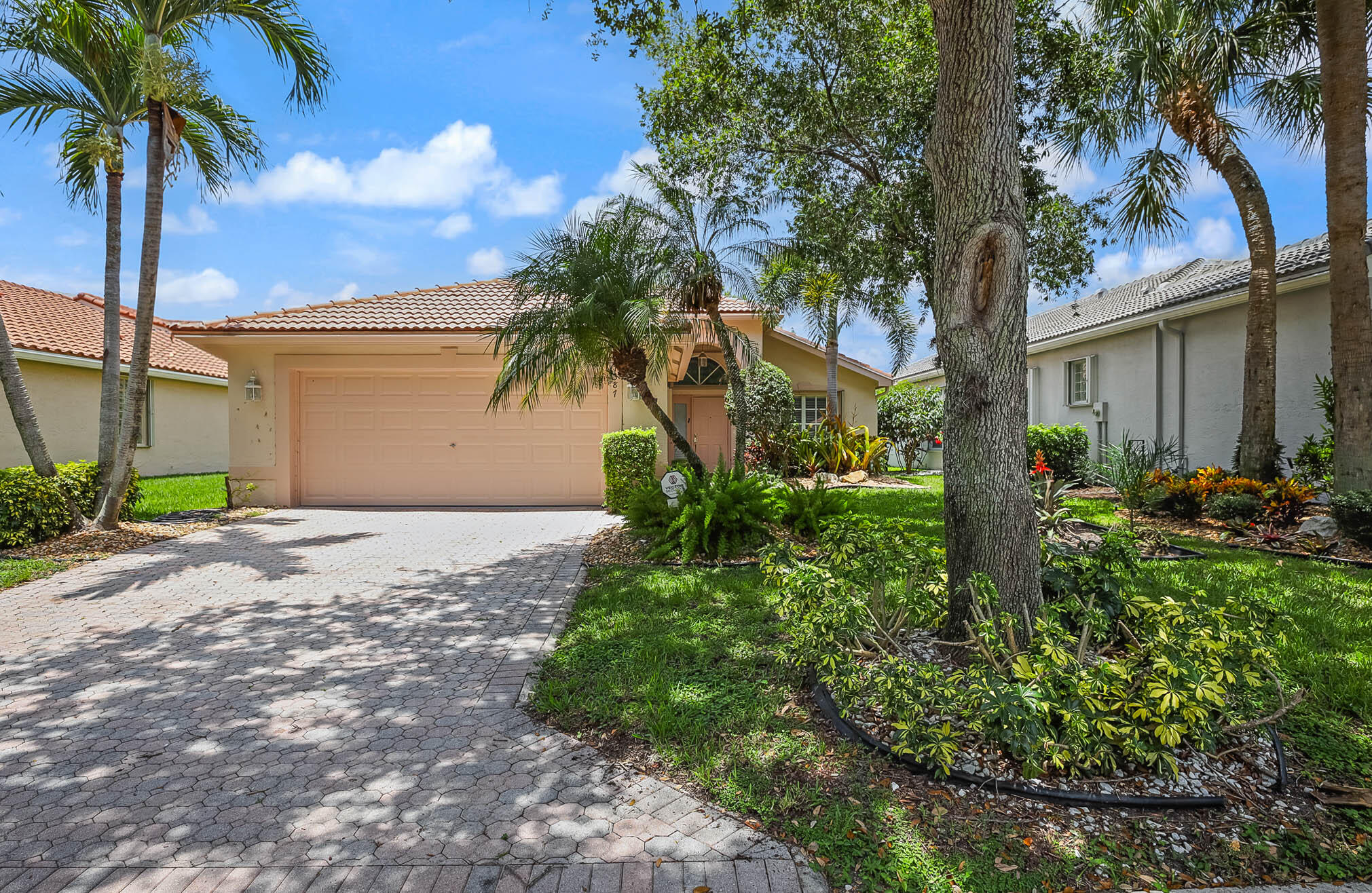 VALENCIA ISLES 3 - Residential