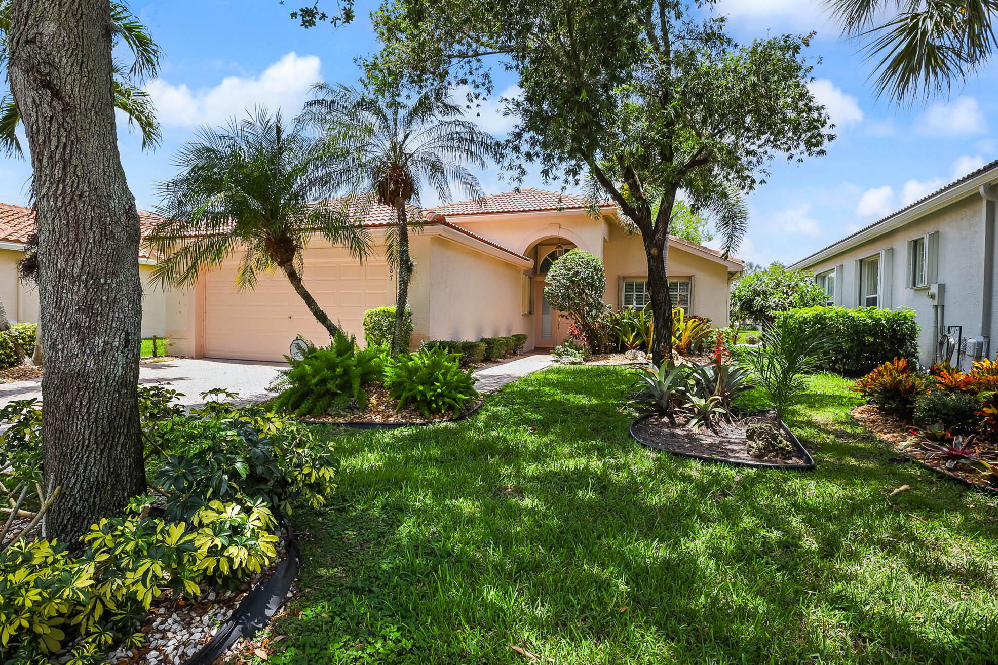 VALENCIA ISLES 3 - Residential