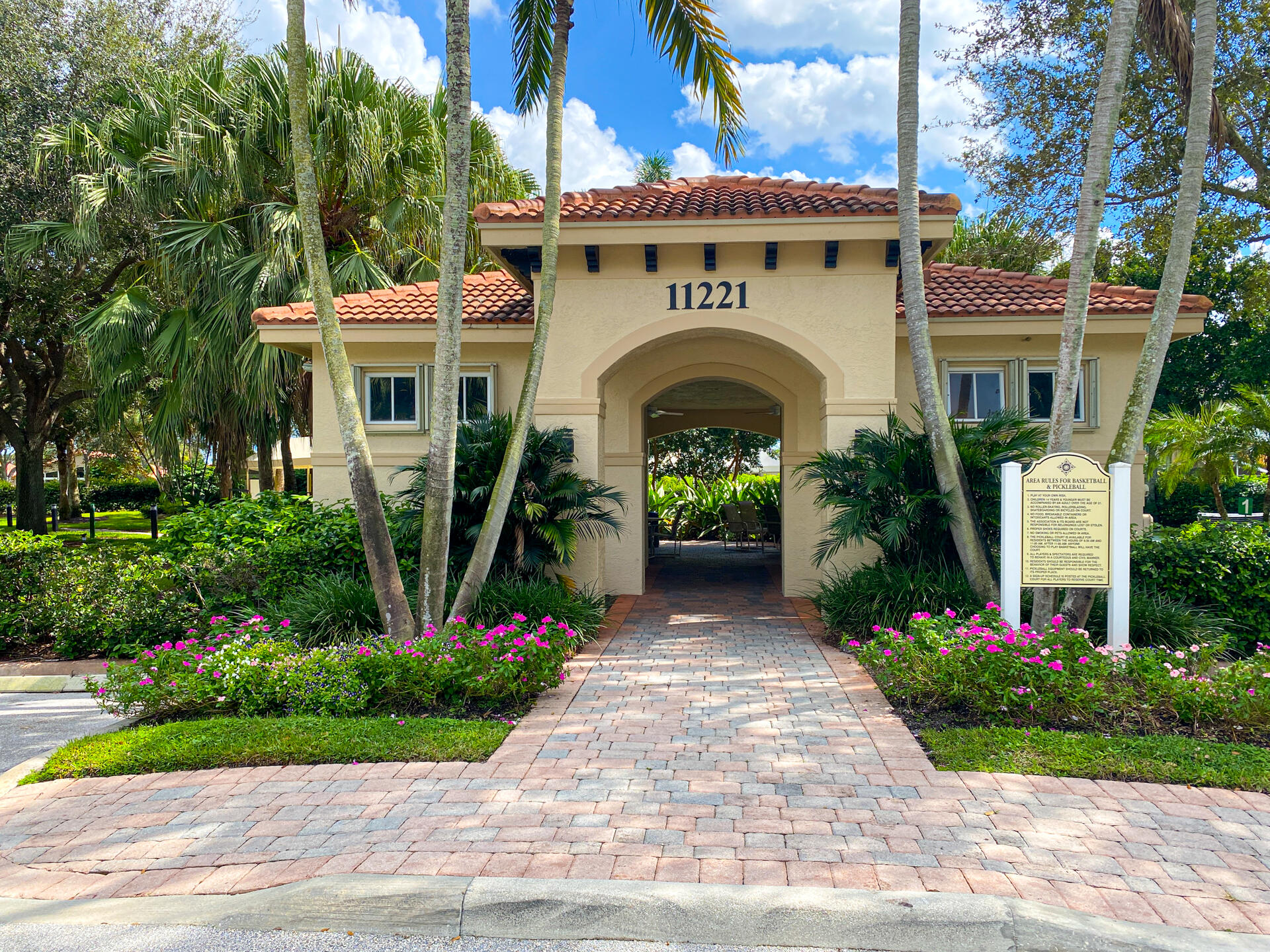 VALENCIA ISLES 3 - Residential