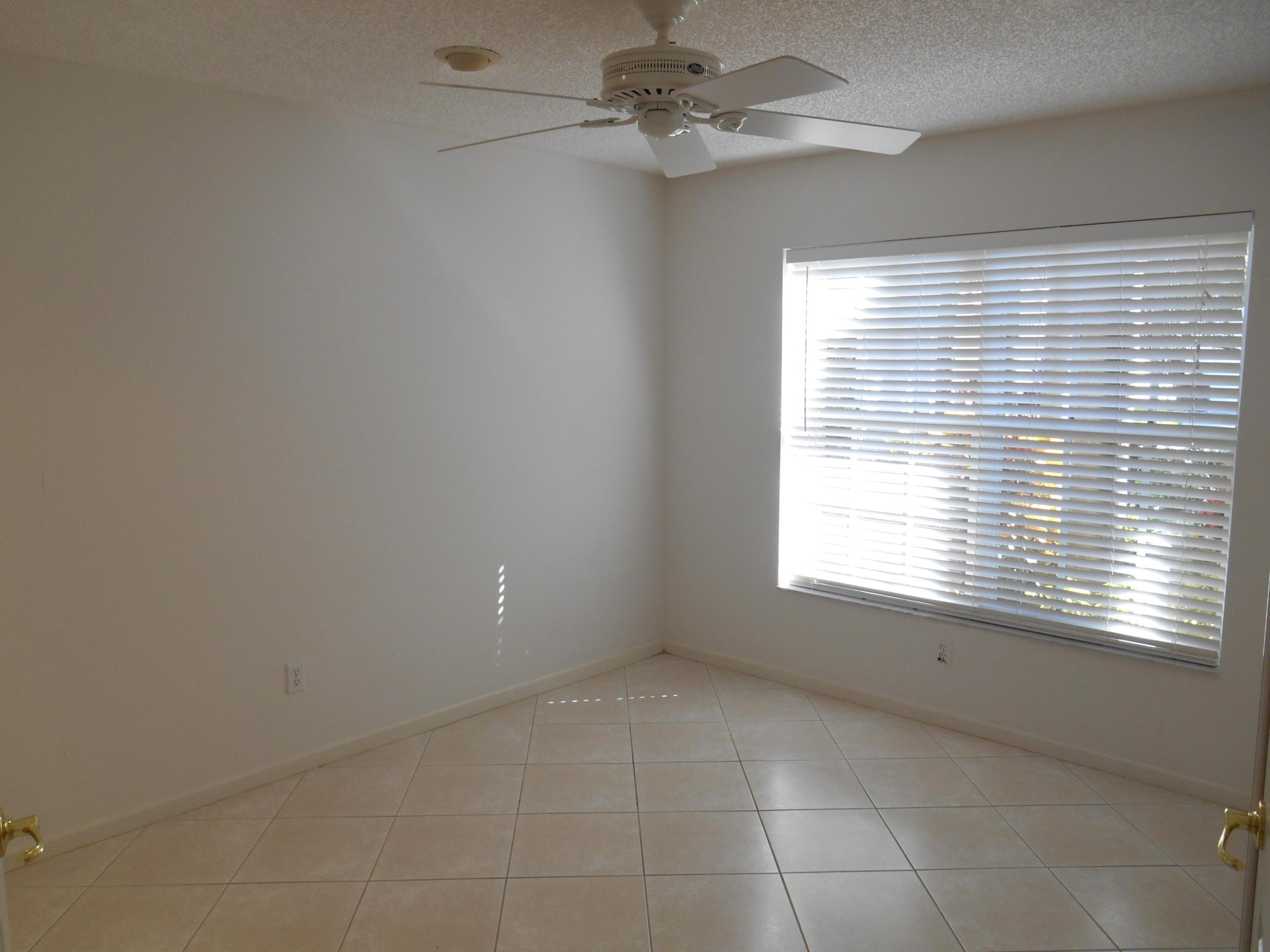 VALENCIA ISLES 3 - Residential