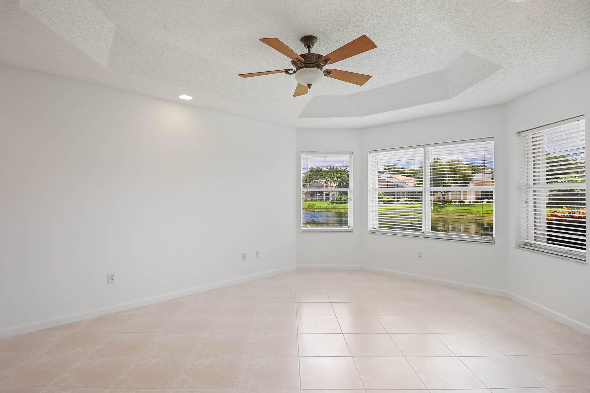 VALENCIA ISLES 3 - Residential