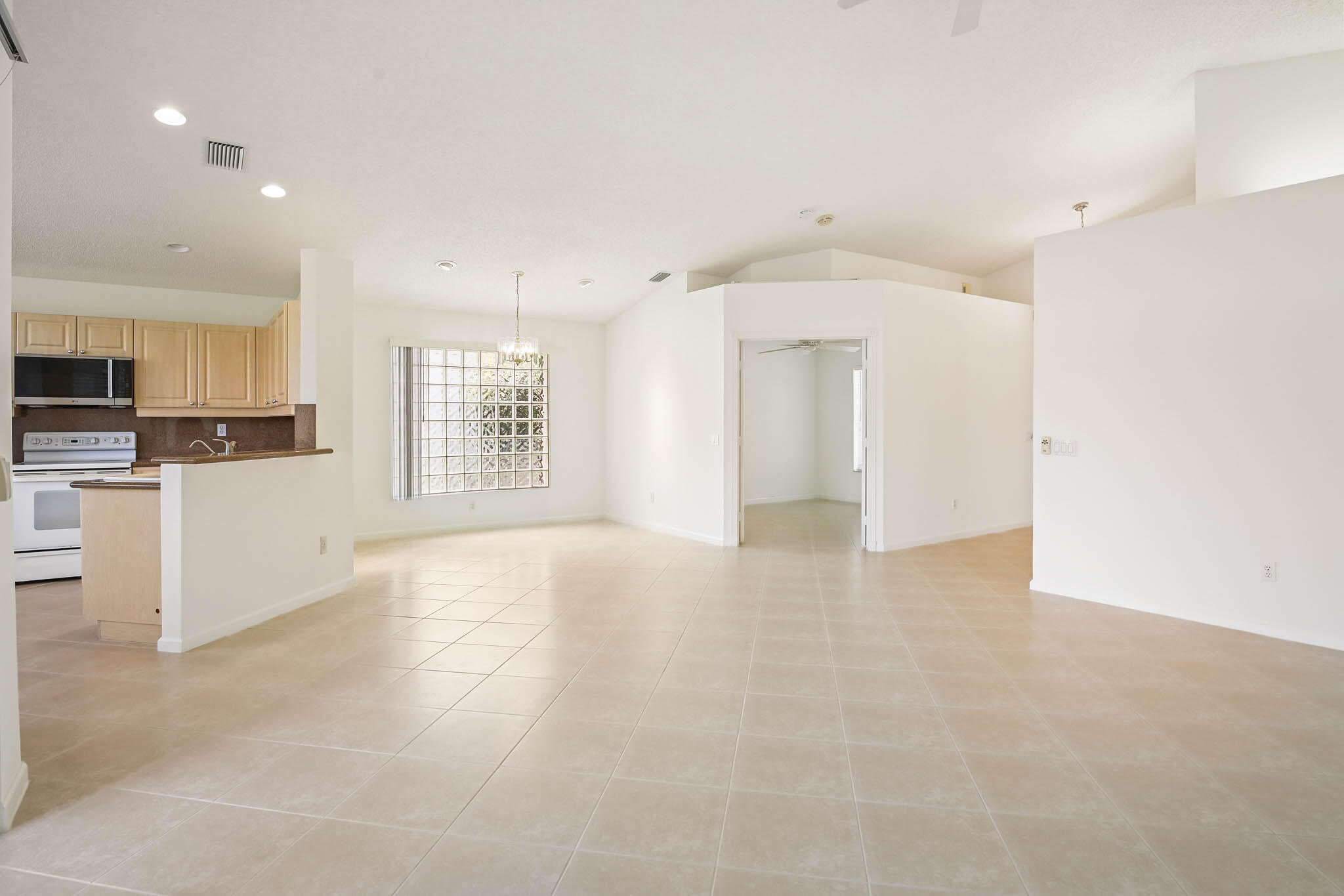 VALENCIA ISLES 3 - Residential