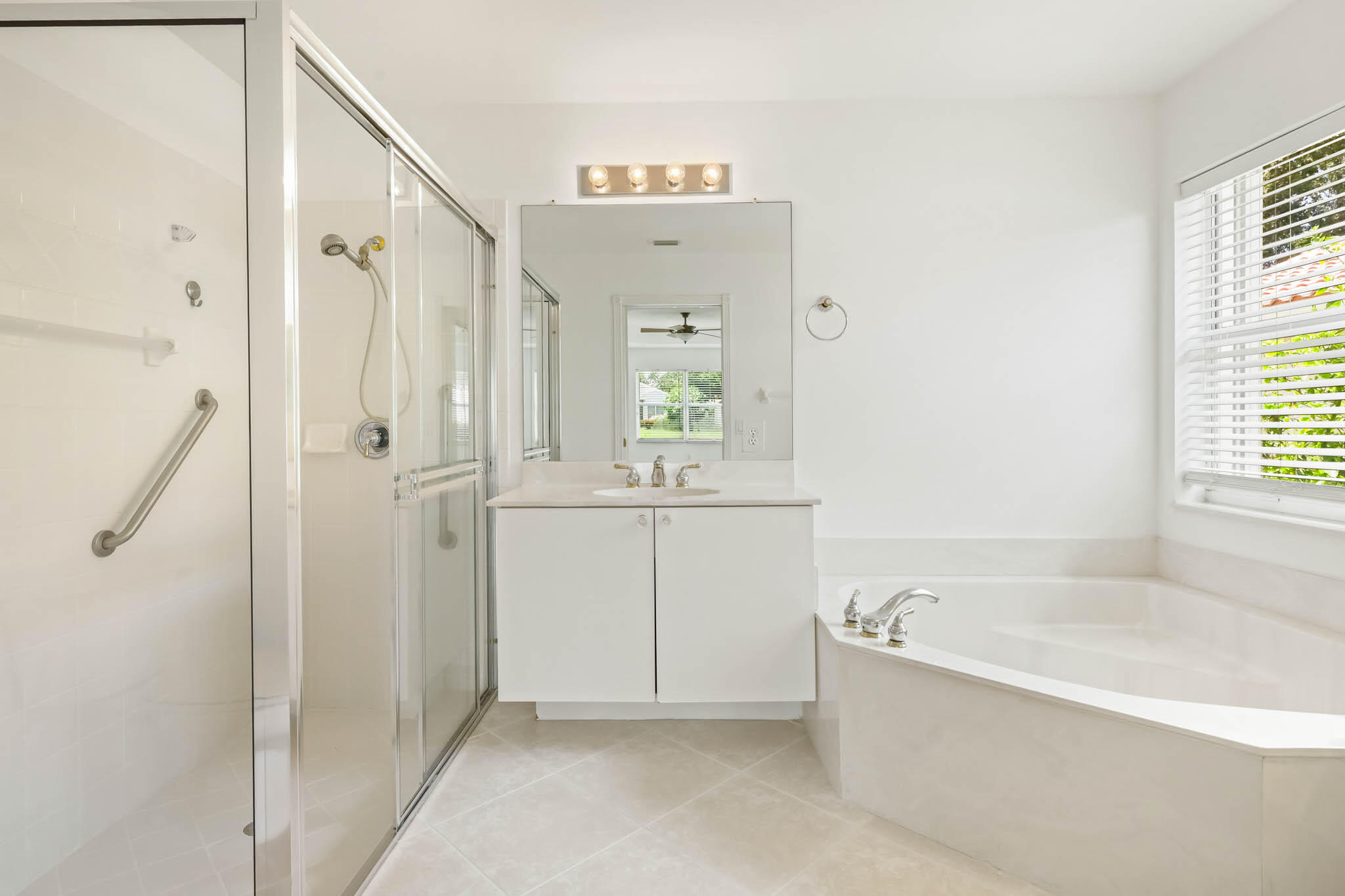 VALENCIA ISLES 3 - Residential