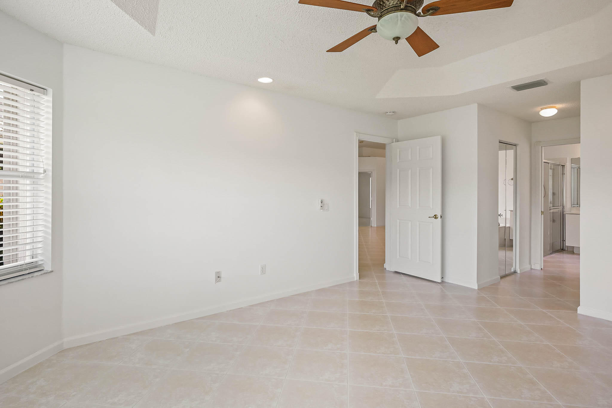 VALENCIA ISLES 3 - Residential