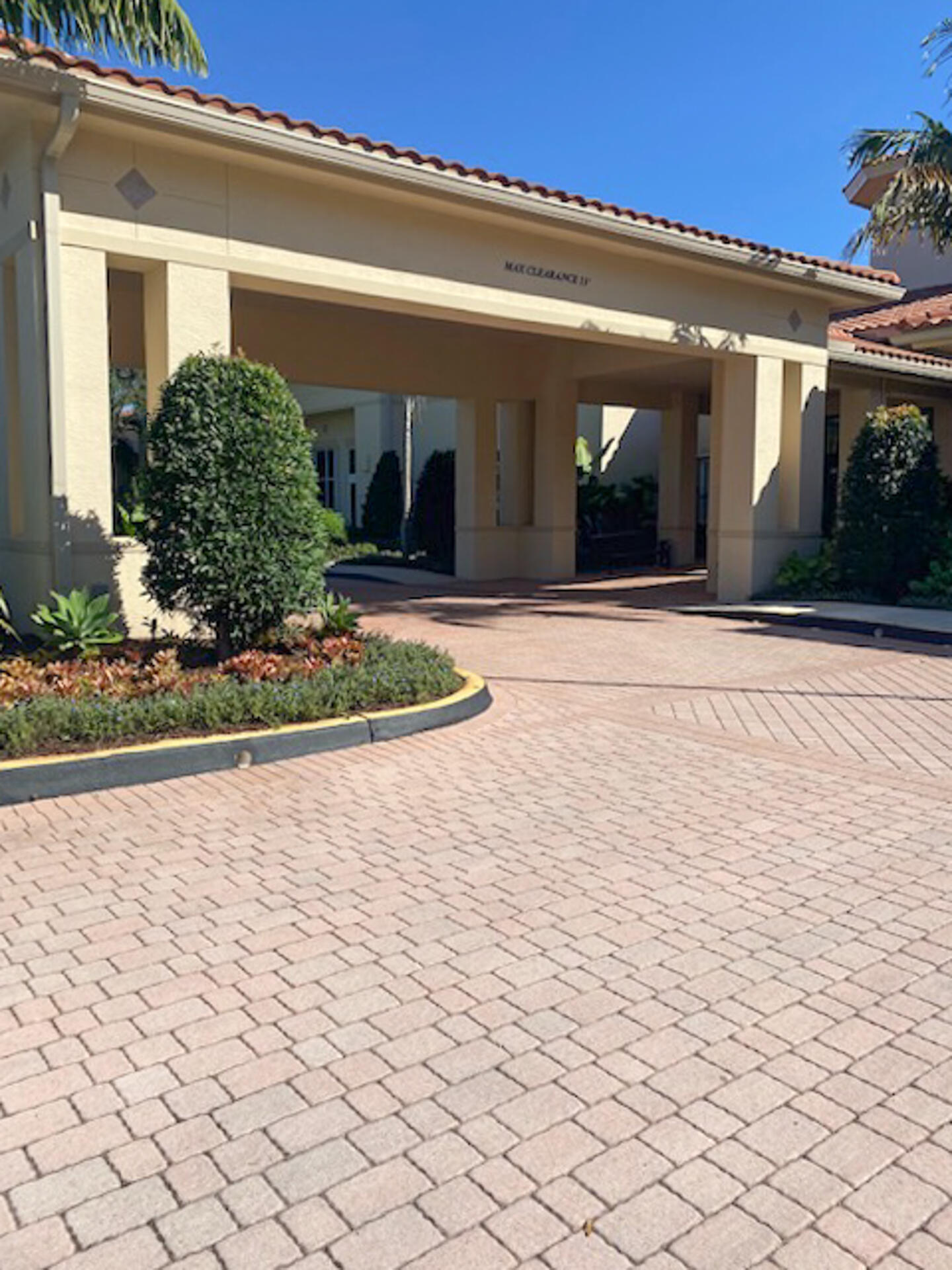 VALENCIA ISLES 3 - Residential
