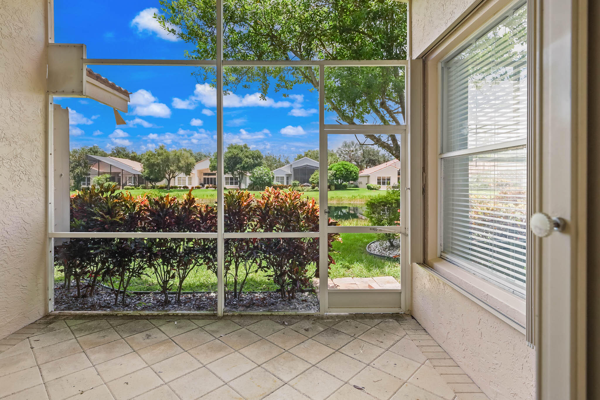 VALENCIA ISLES 3 - Residential