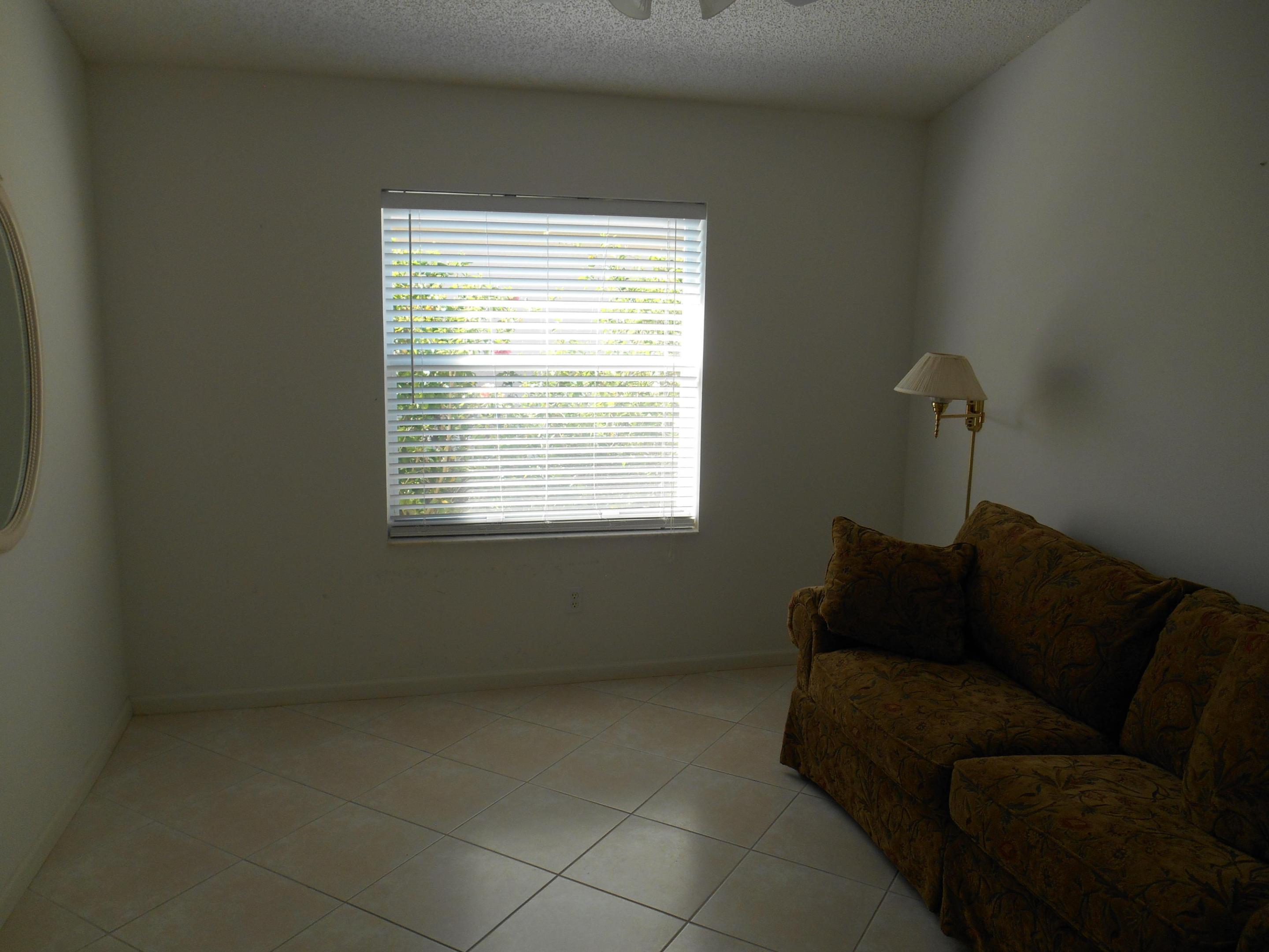 VALENCIA ISLES 3 - Residential