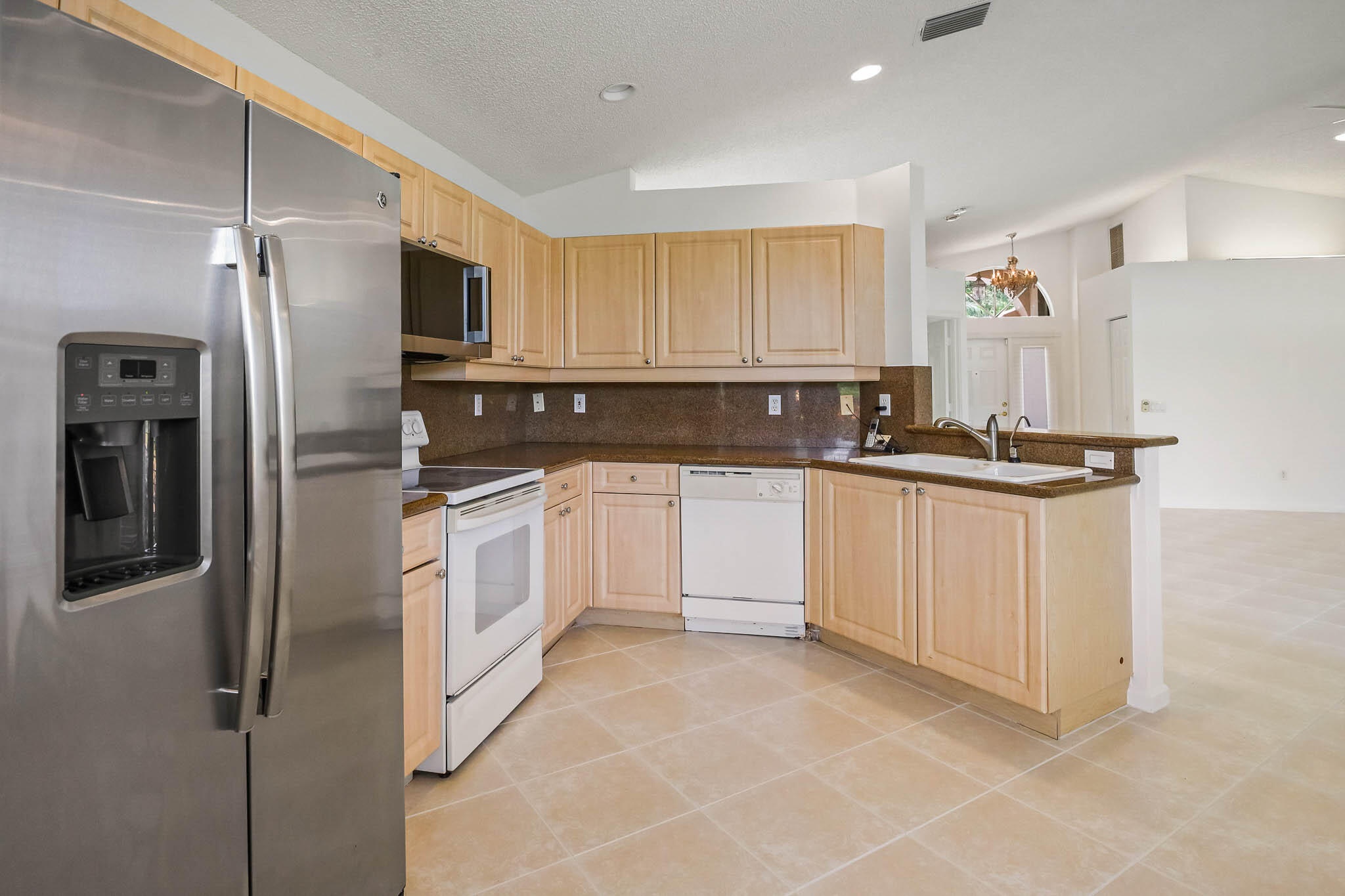 VALENCIA ISLES 3 - Residential