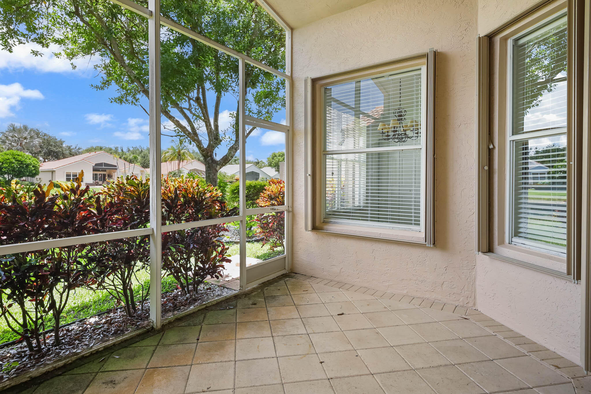 VALENCIA ISLES 3 - Residential