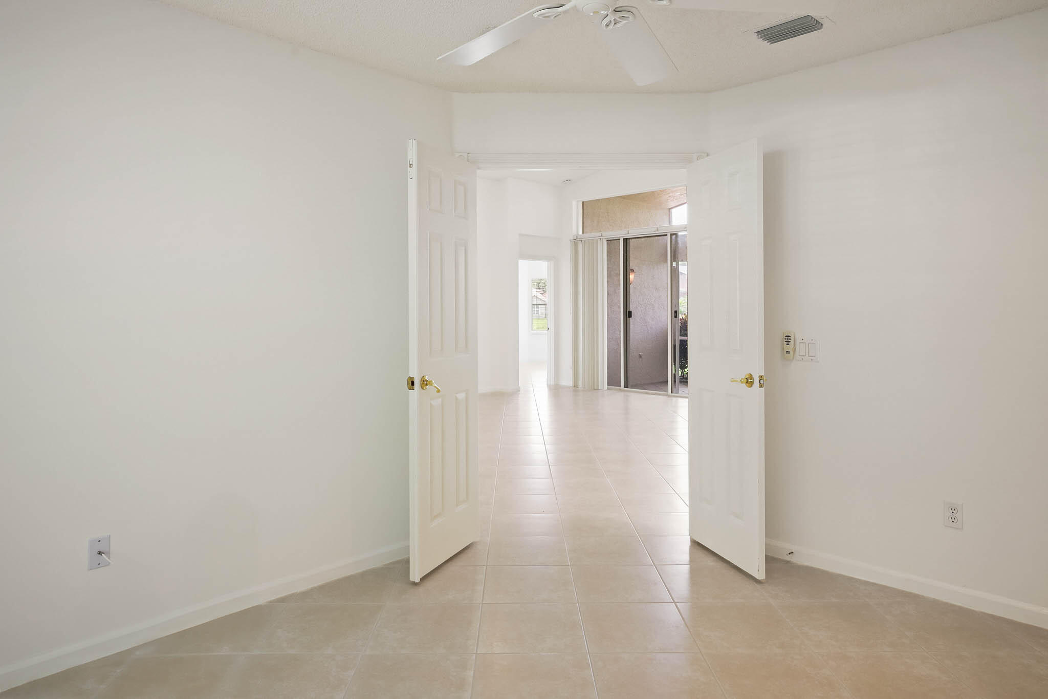 VALENCIA ISLES 3 - Residential