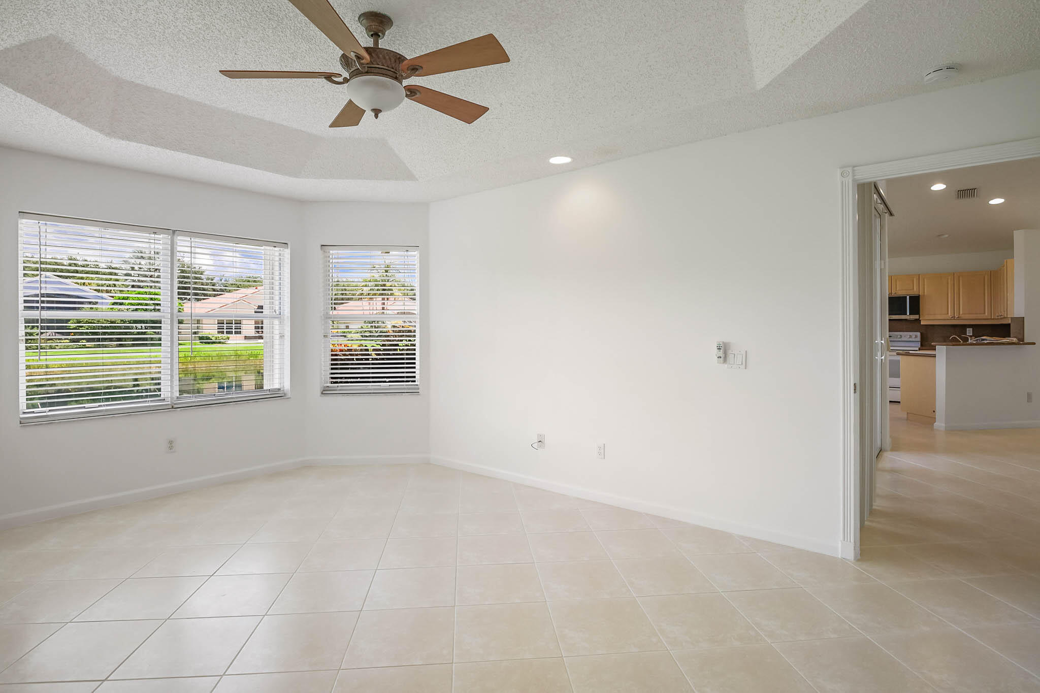 VALENCIA ISLES 3 - Residential