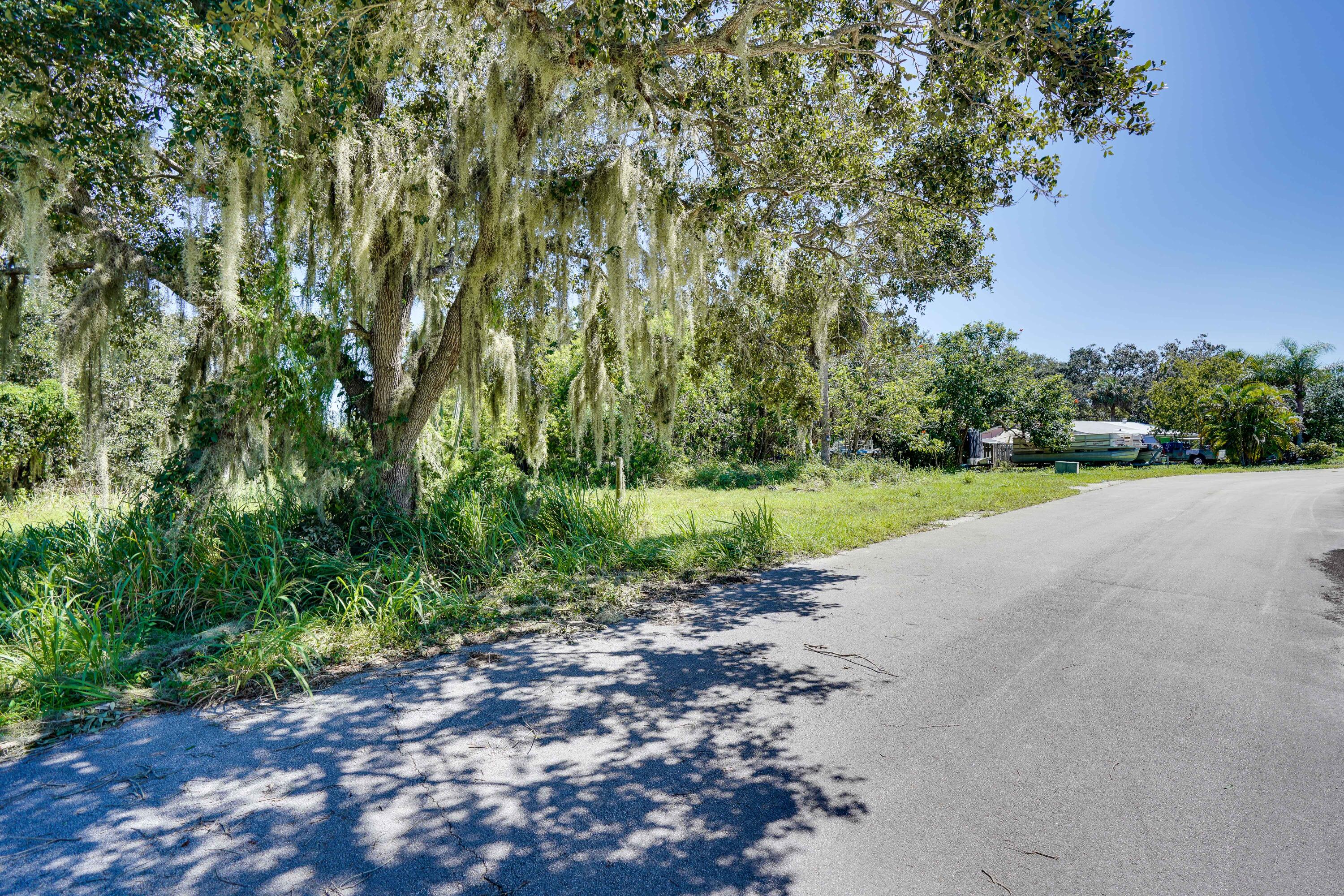 MARINER OAKS VILLAGE - Land