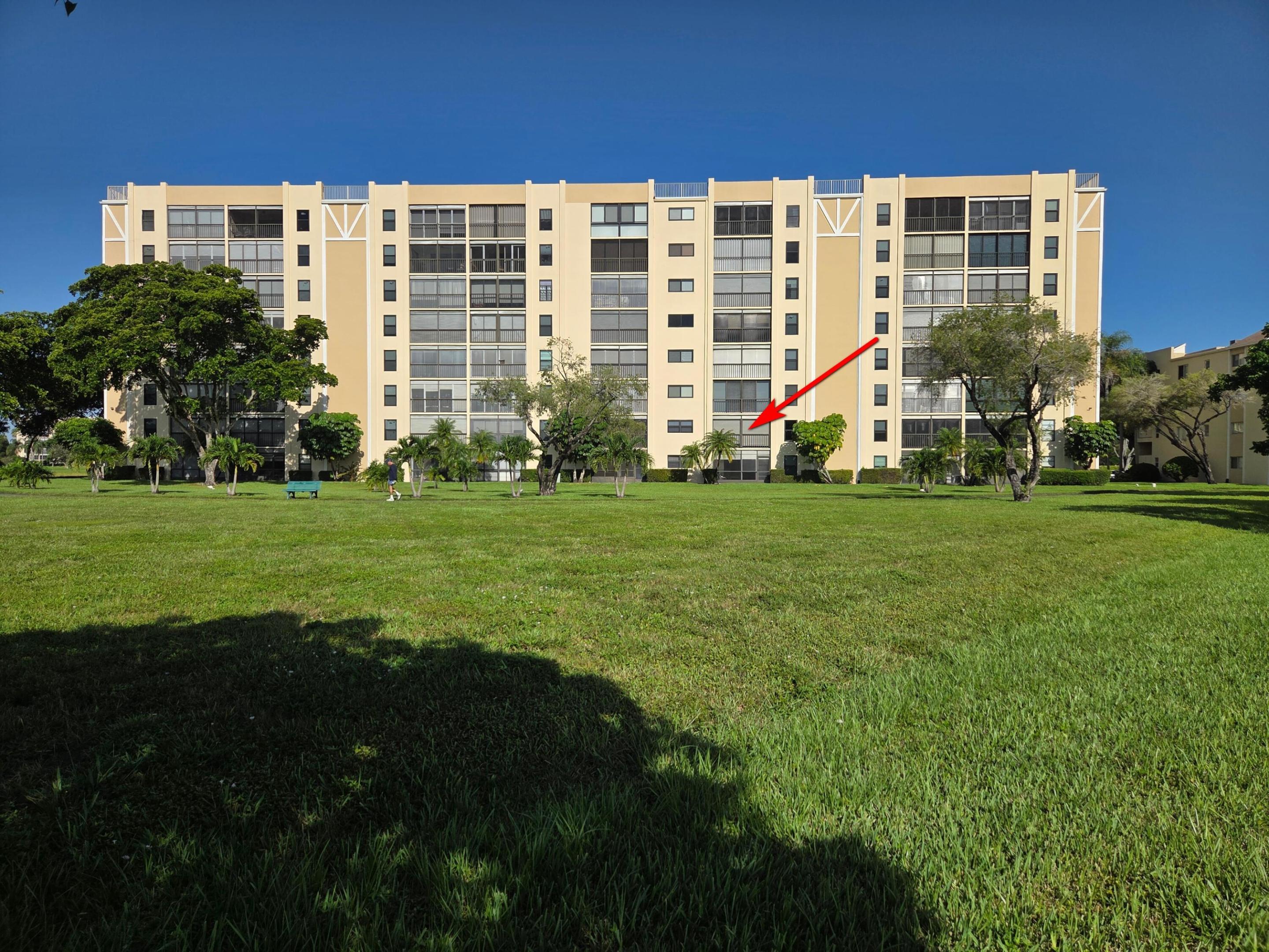 HUNTINGTON LAKES SEC THREE CONDOS - Residential