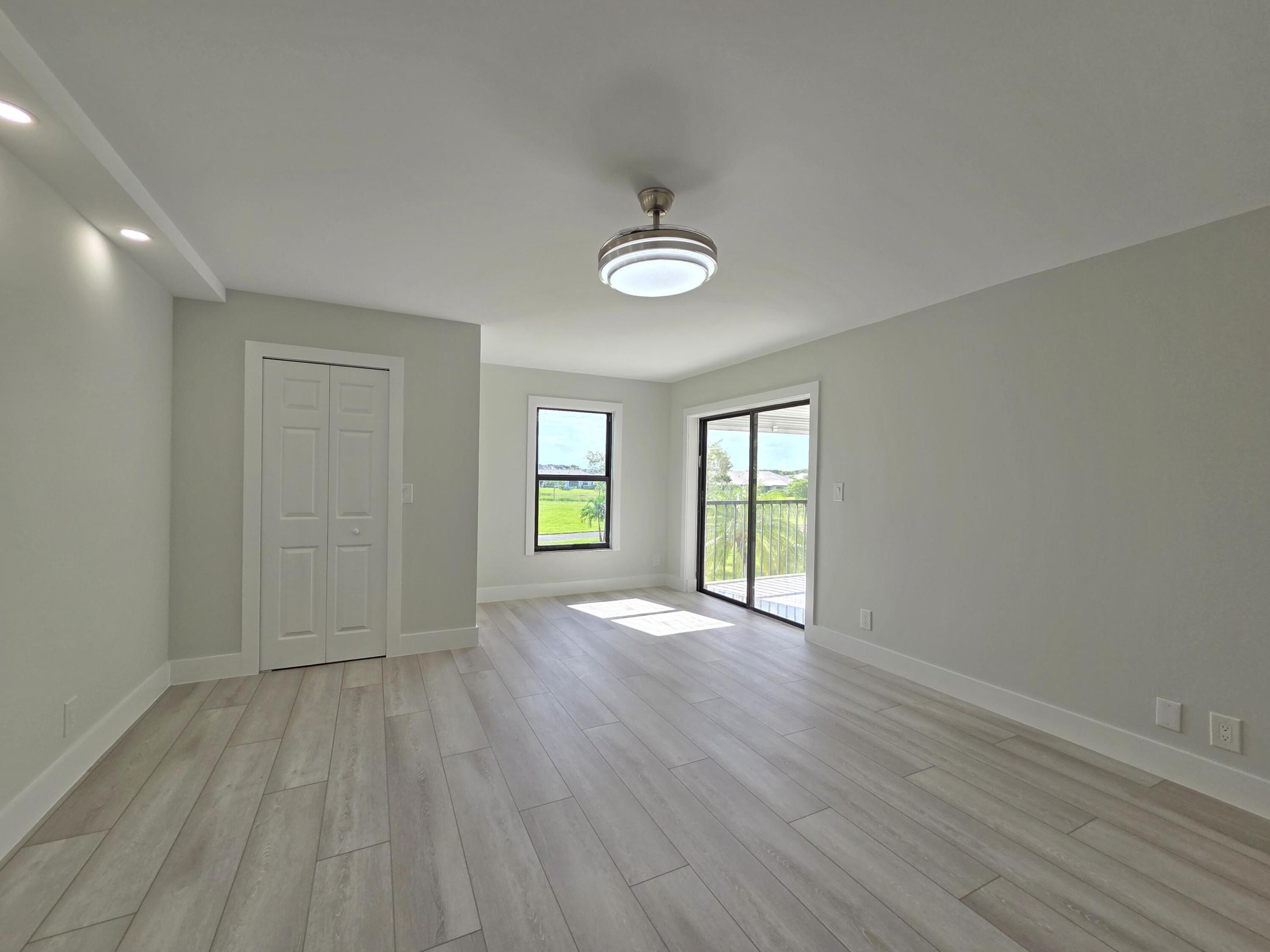 HUNTINGTON LAKES SEC THREE CONDOS - Residential